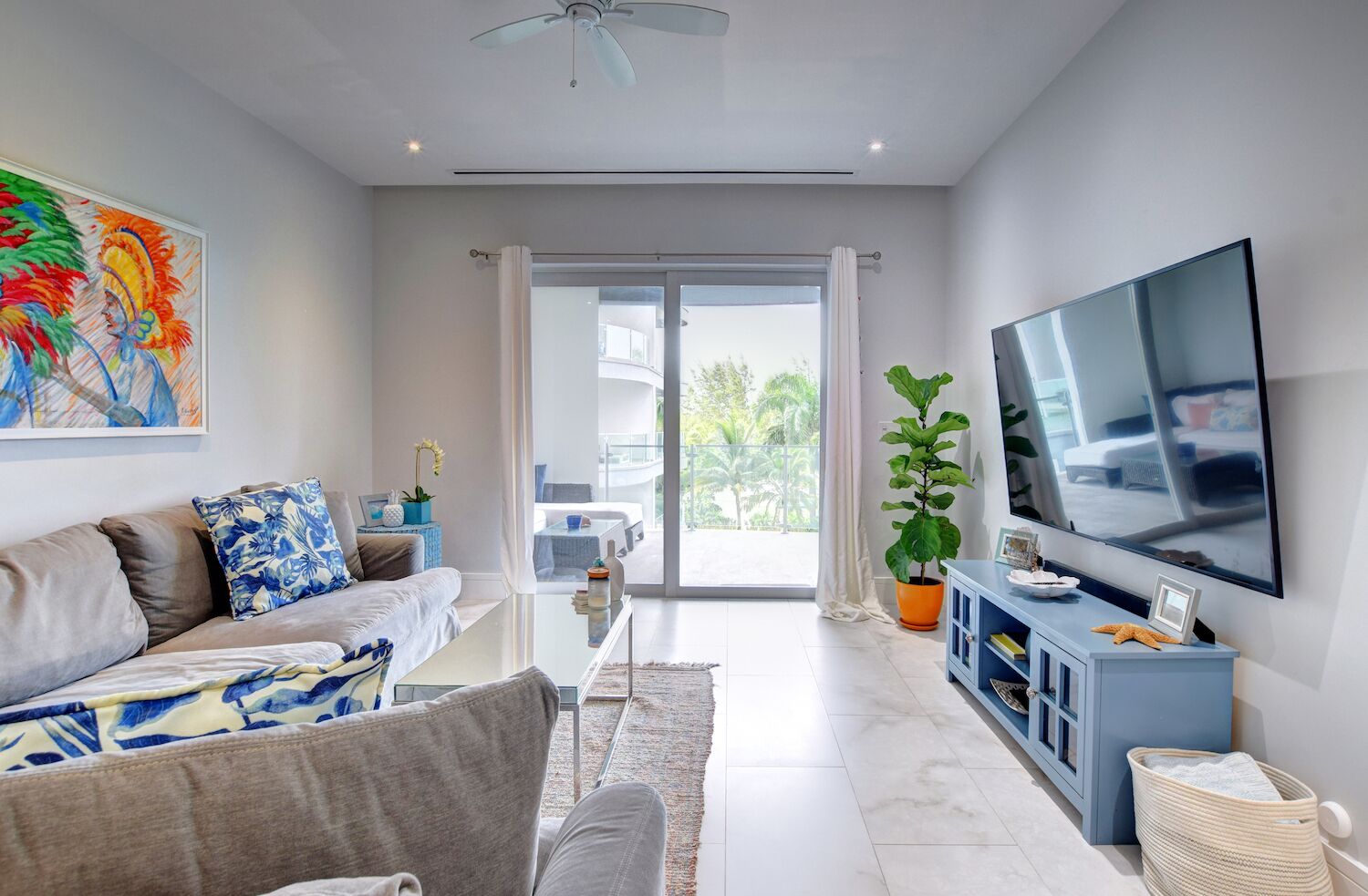 Luxury condo with a beachy Bahamian twist!