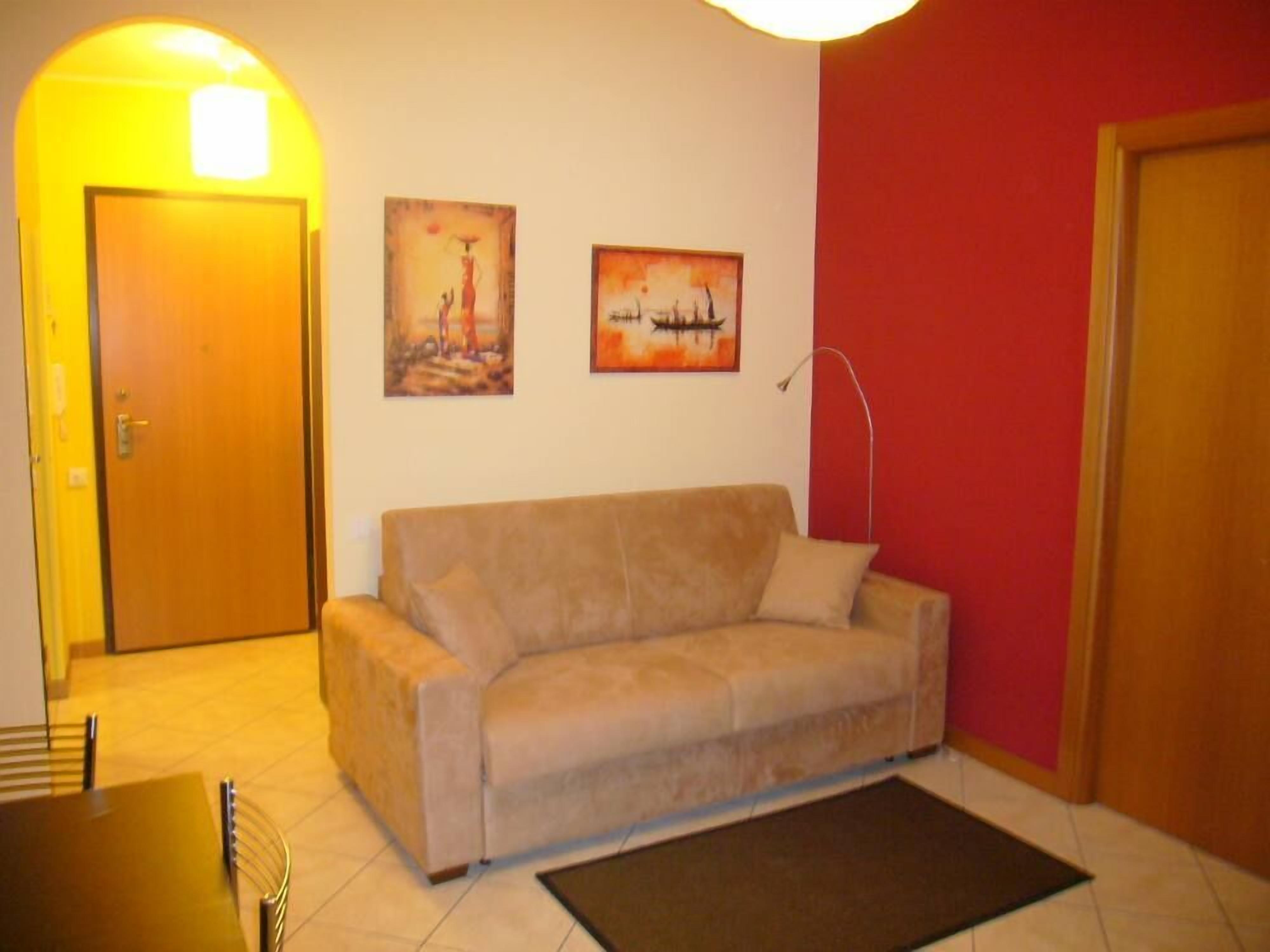 EXCELLENT TWO-ROOM APARTMENT 50 MT FROM THE SEA