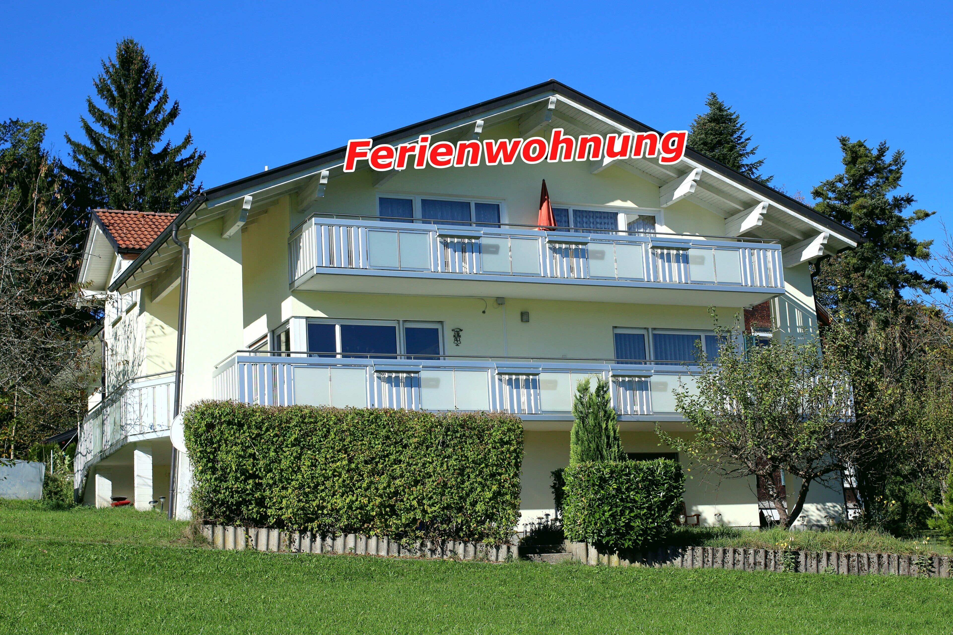 Quiet holiday apartment, balcony, Lake Constance and Allgäu 30 minutes away by car