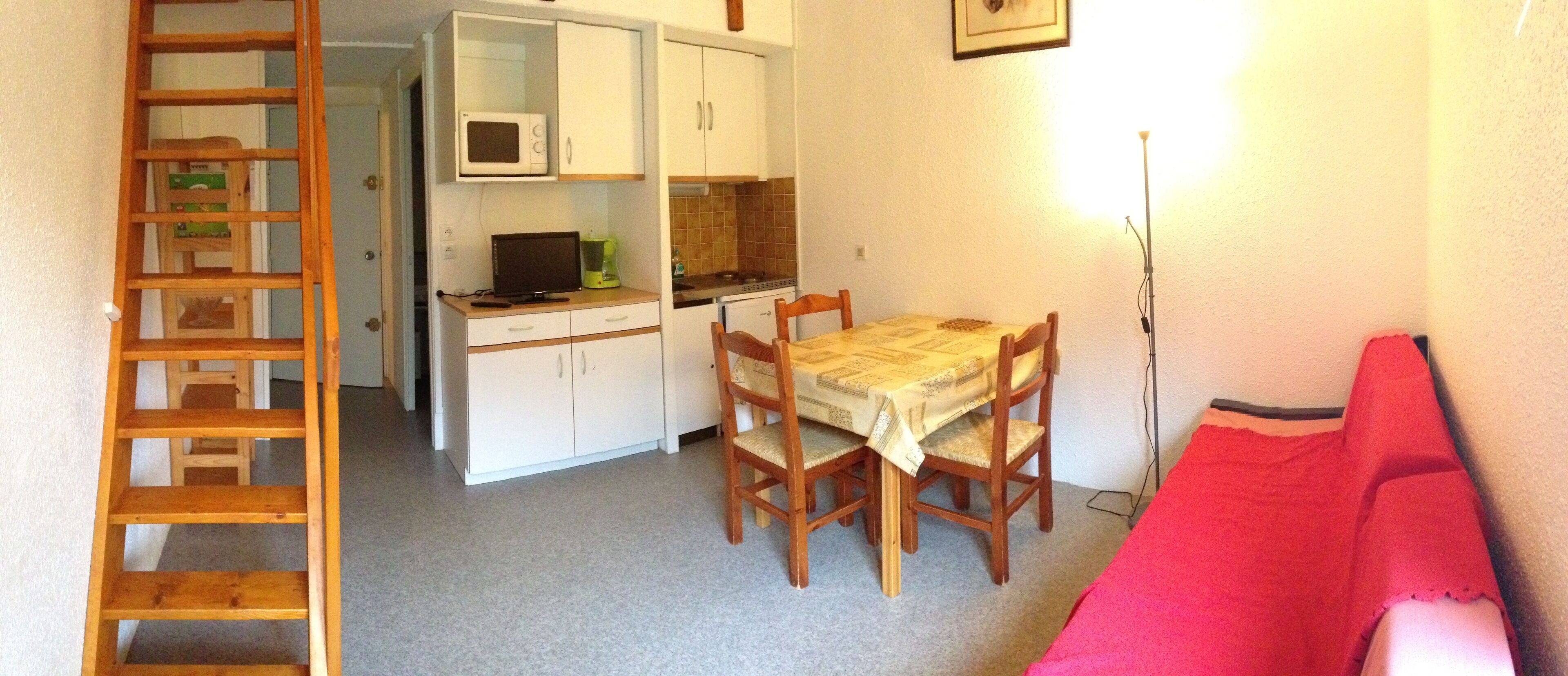 APARTMENT (18) AT THE FOOT OF THE SLOPES OF SANCY
