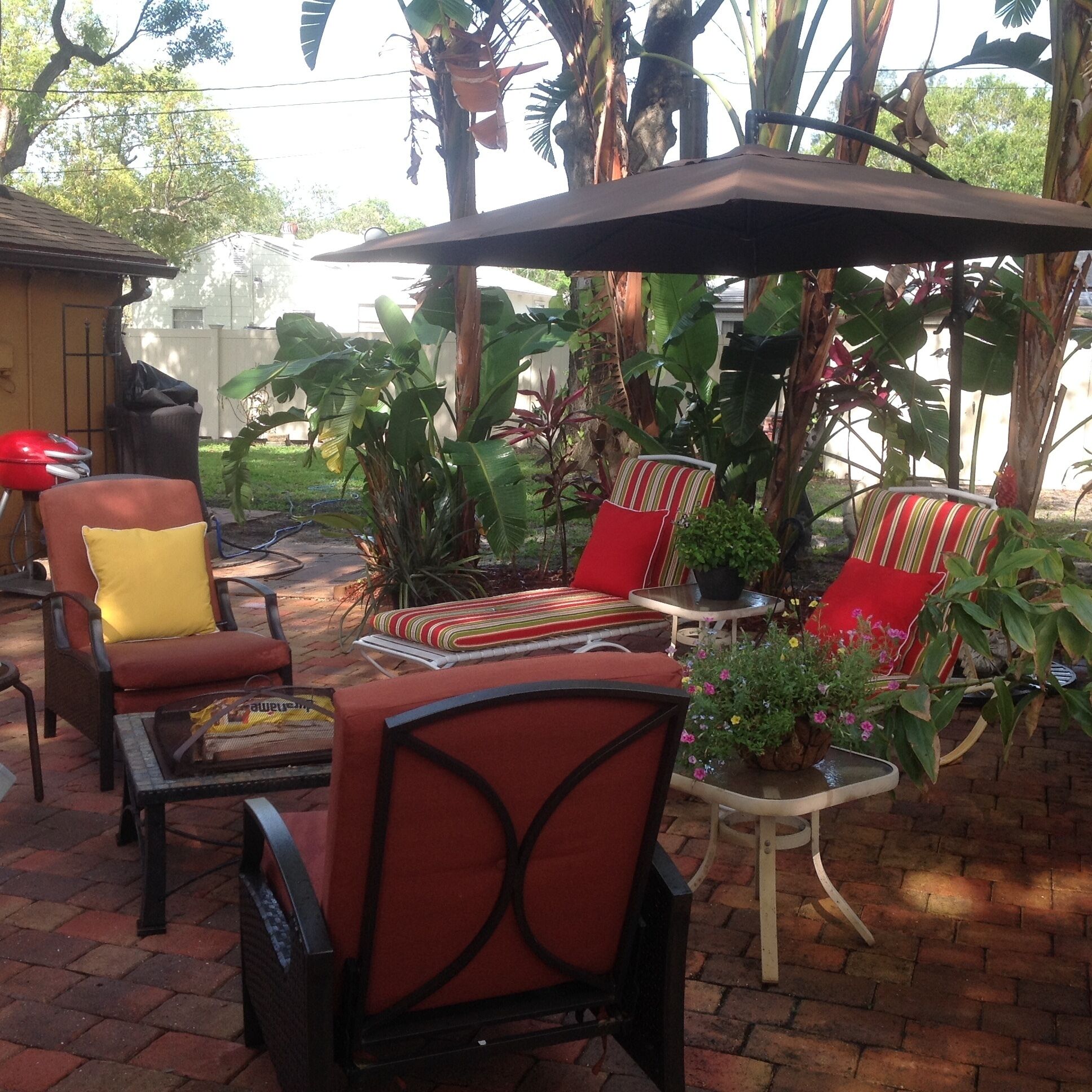 THE LOVELY GUESTHOUSE