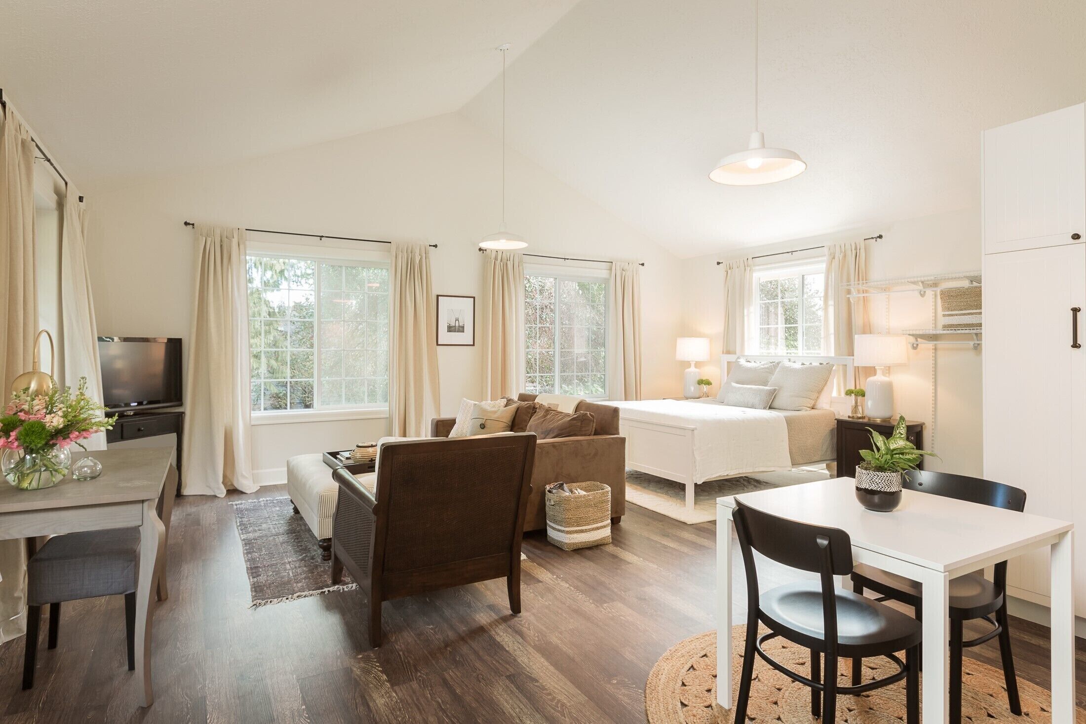 Lovely Studio/Guesthouse in Lake Oswego