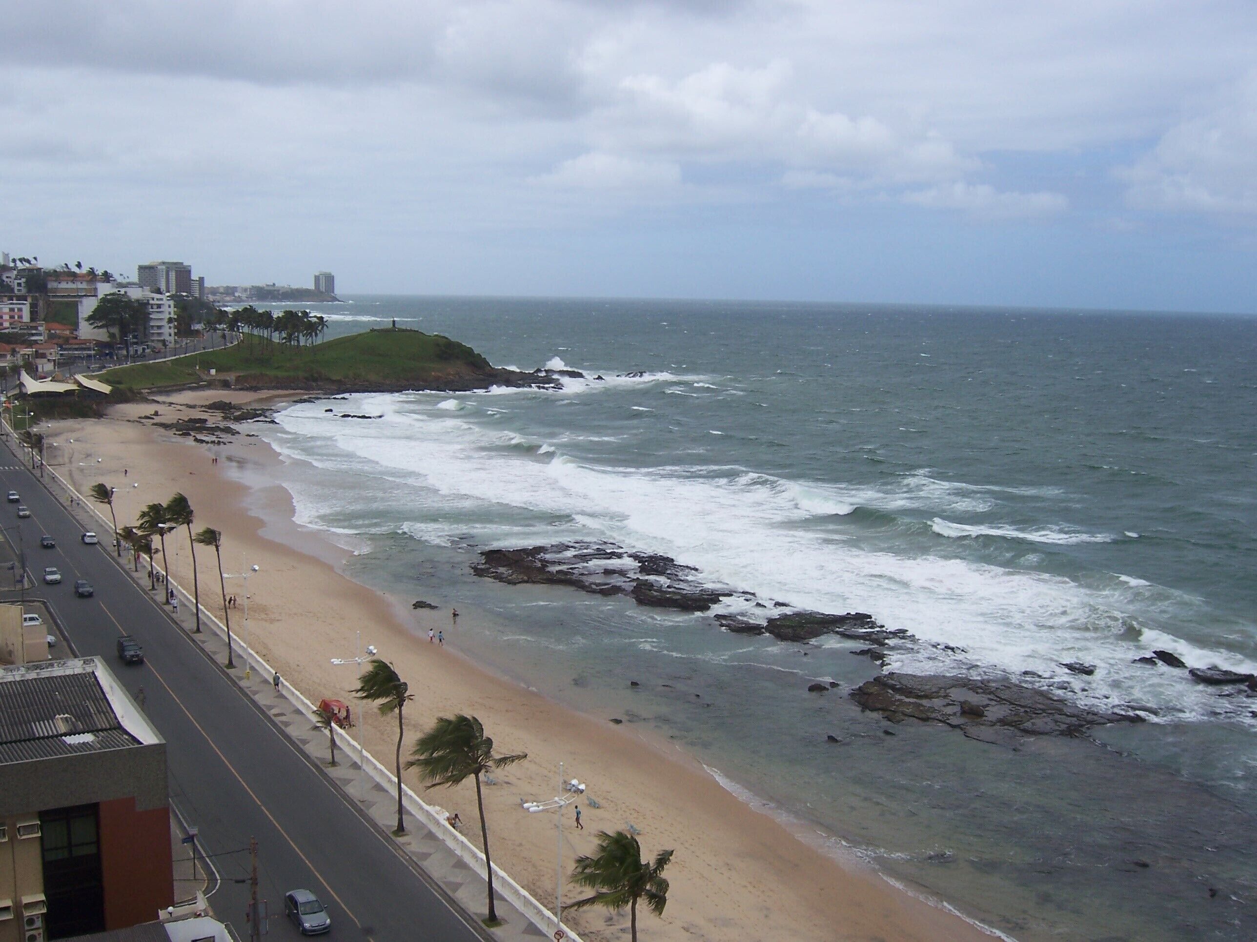 Apt on BEACH Farol da Barra 3 bedrooms reverted to two<br>Total view Sea<br><br>