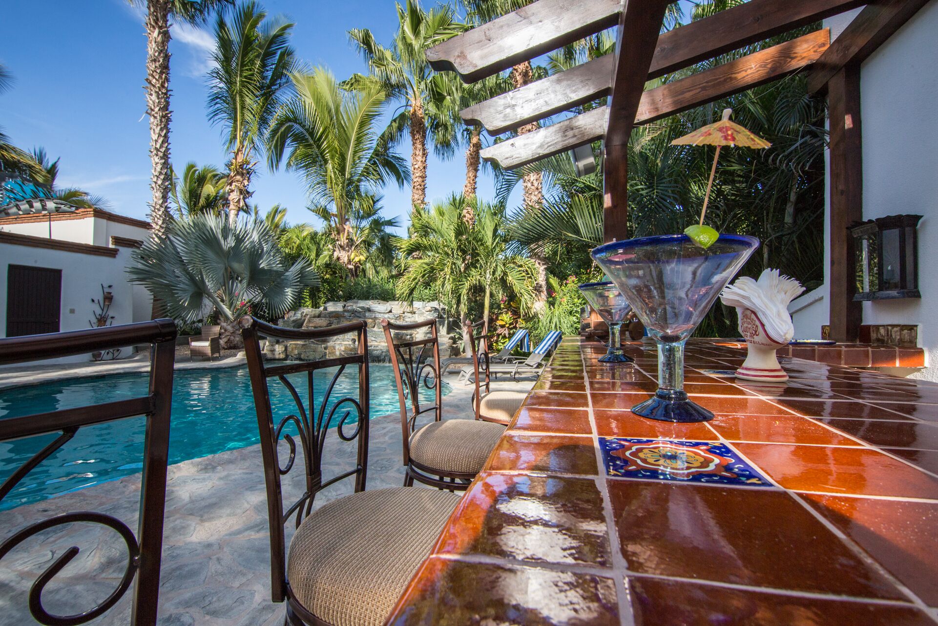 Casa Cascada View casita !! a private palm and pool oasis minutes to the beach !