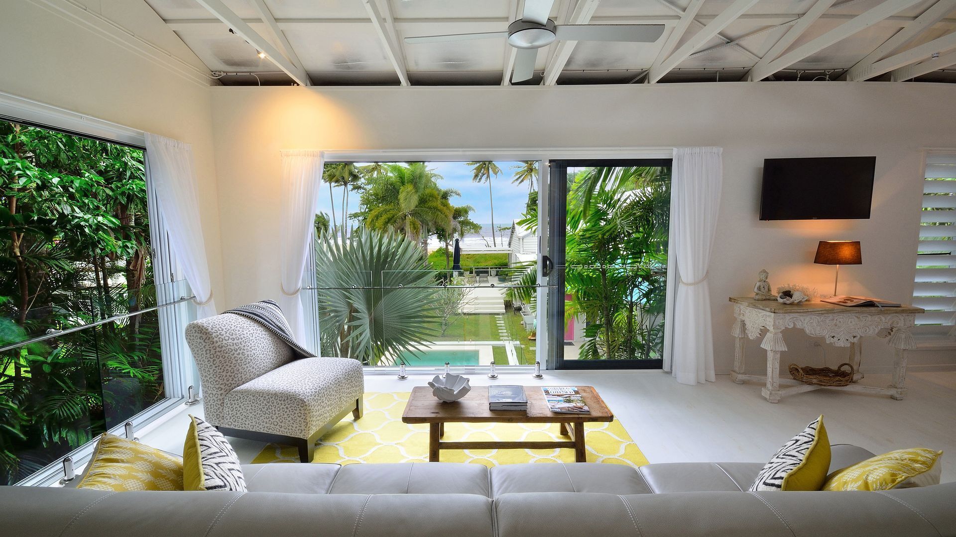 Savannah Studio - Romantic Beachfront