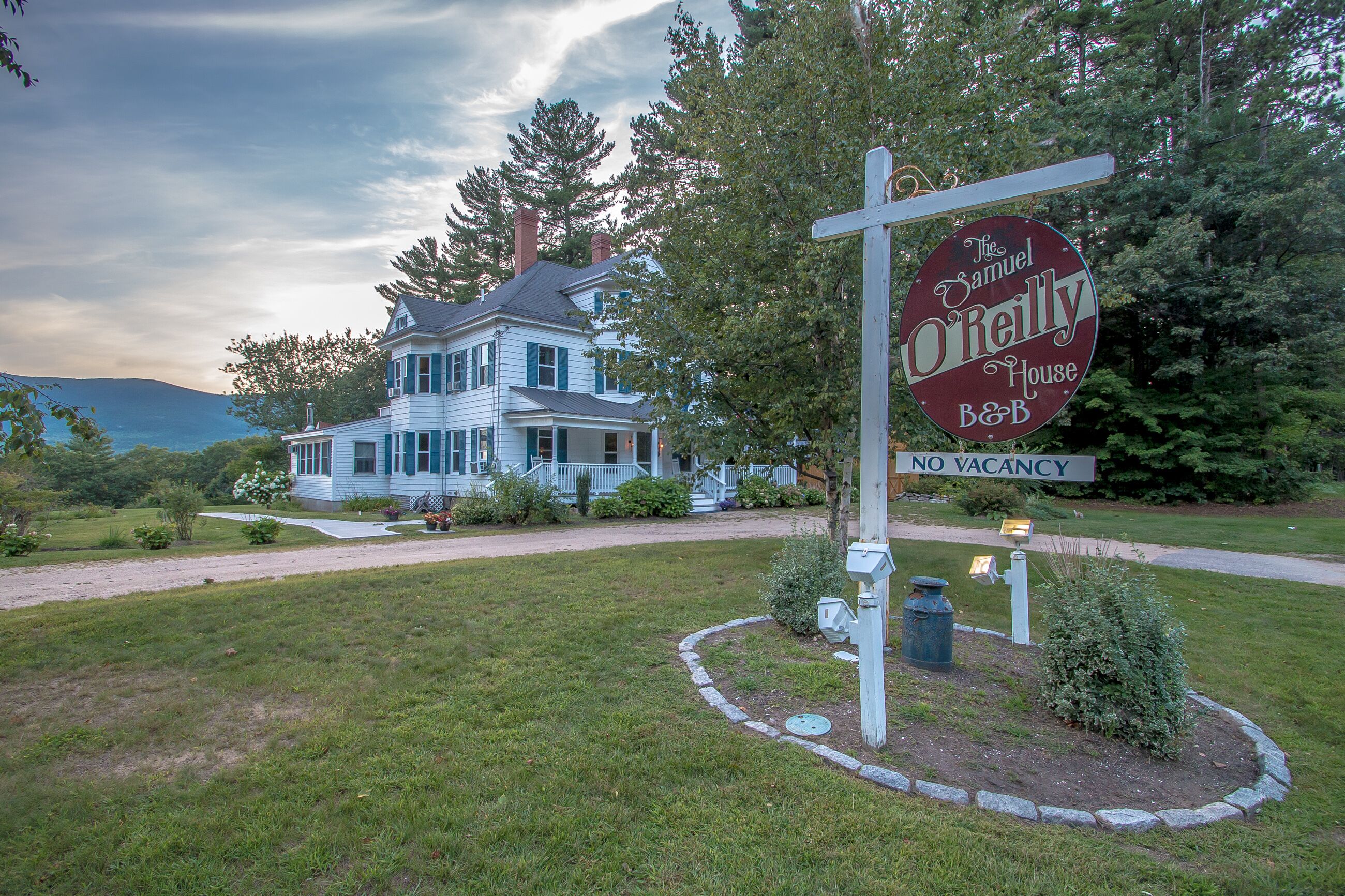 Samuel O'Reilly House Bed and Breakfast - Come Relax At Our Picturesque Property