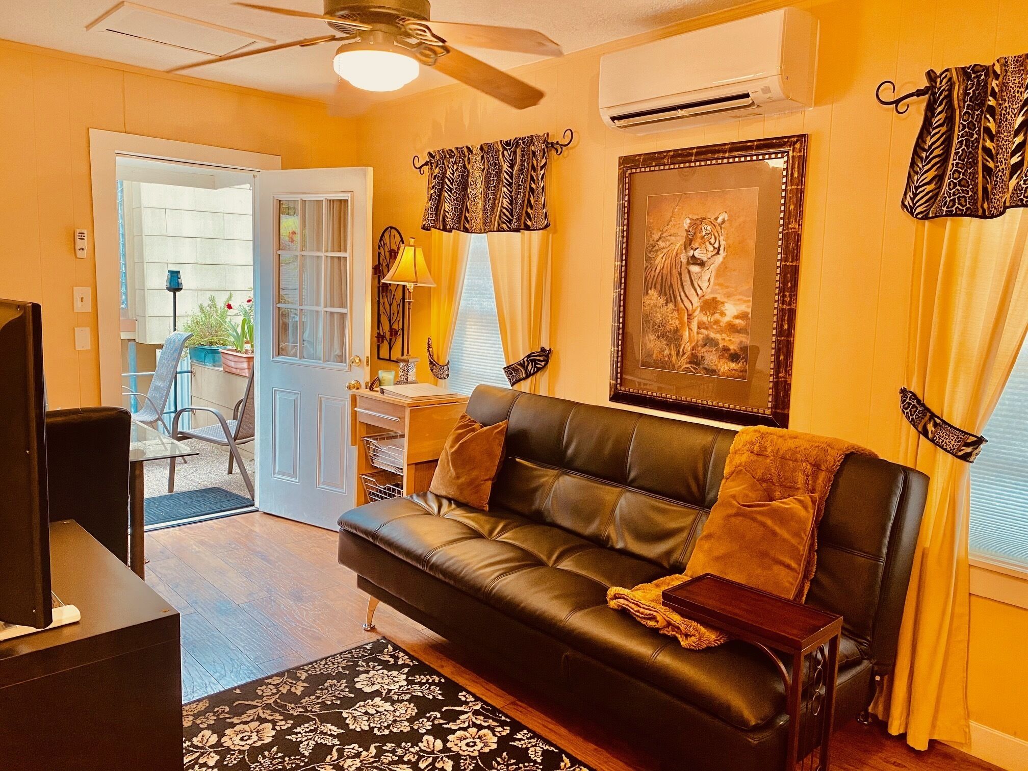 Adorable Apartment in Montrose