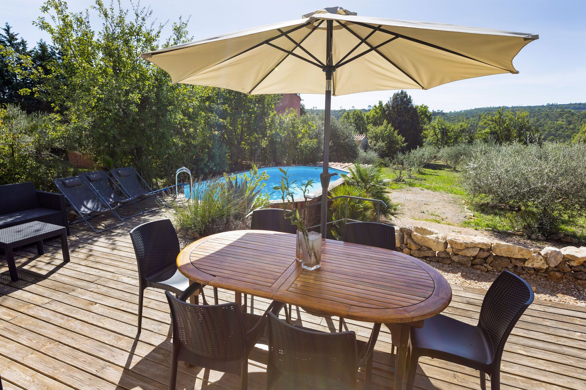 Detached house with private pool, 4 km from the medieval town of Brignoles