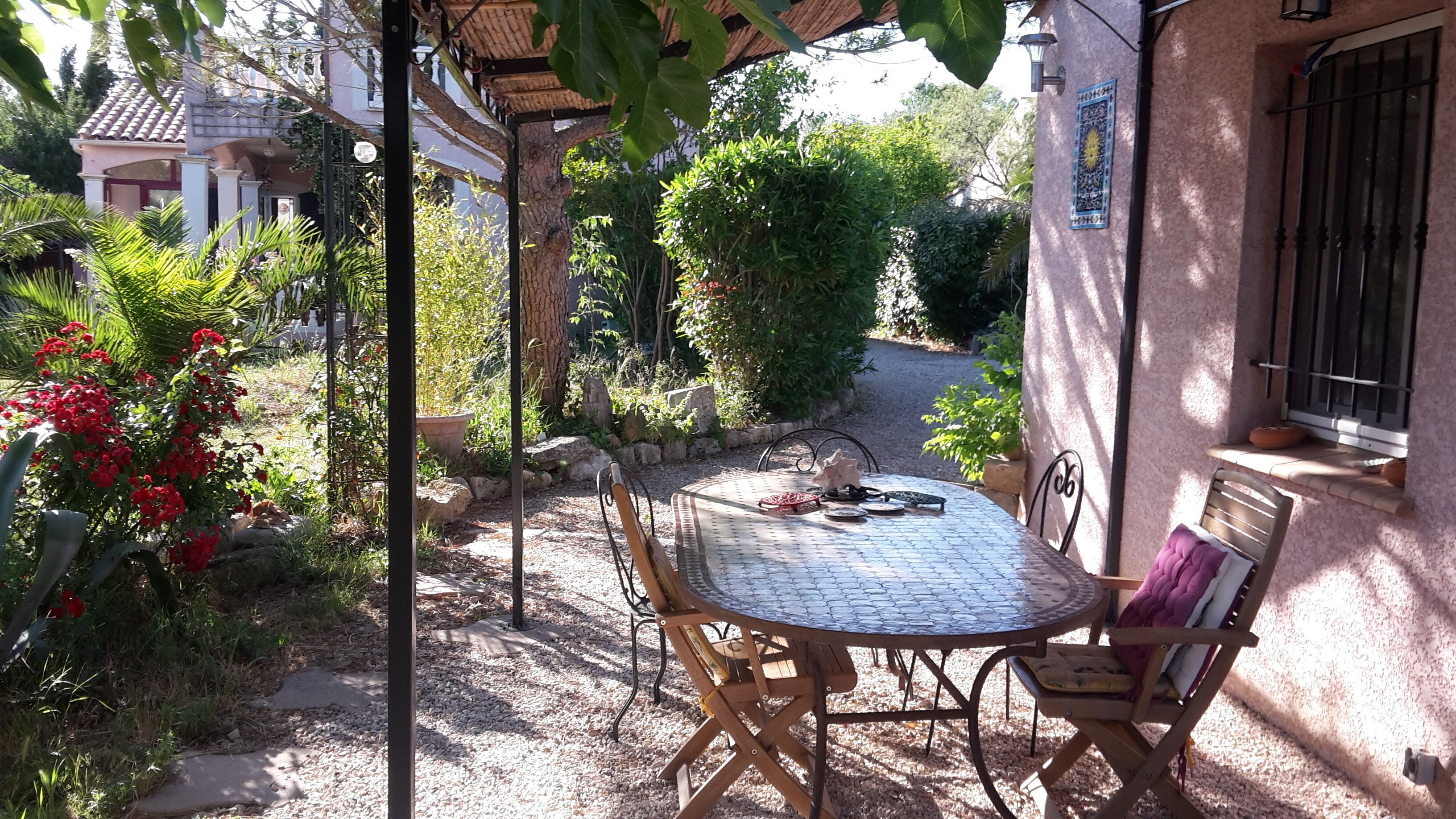 New pavilion, on the ground floor, independent, very bright, with pergola ...
