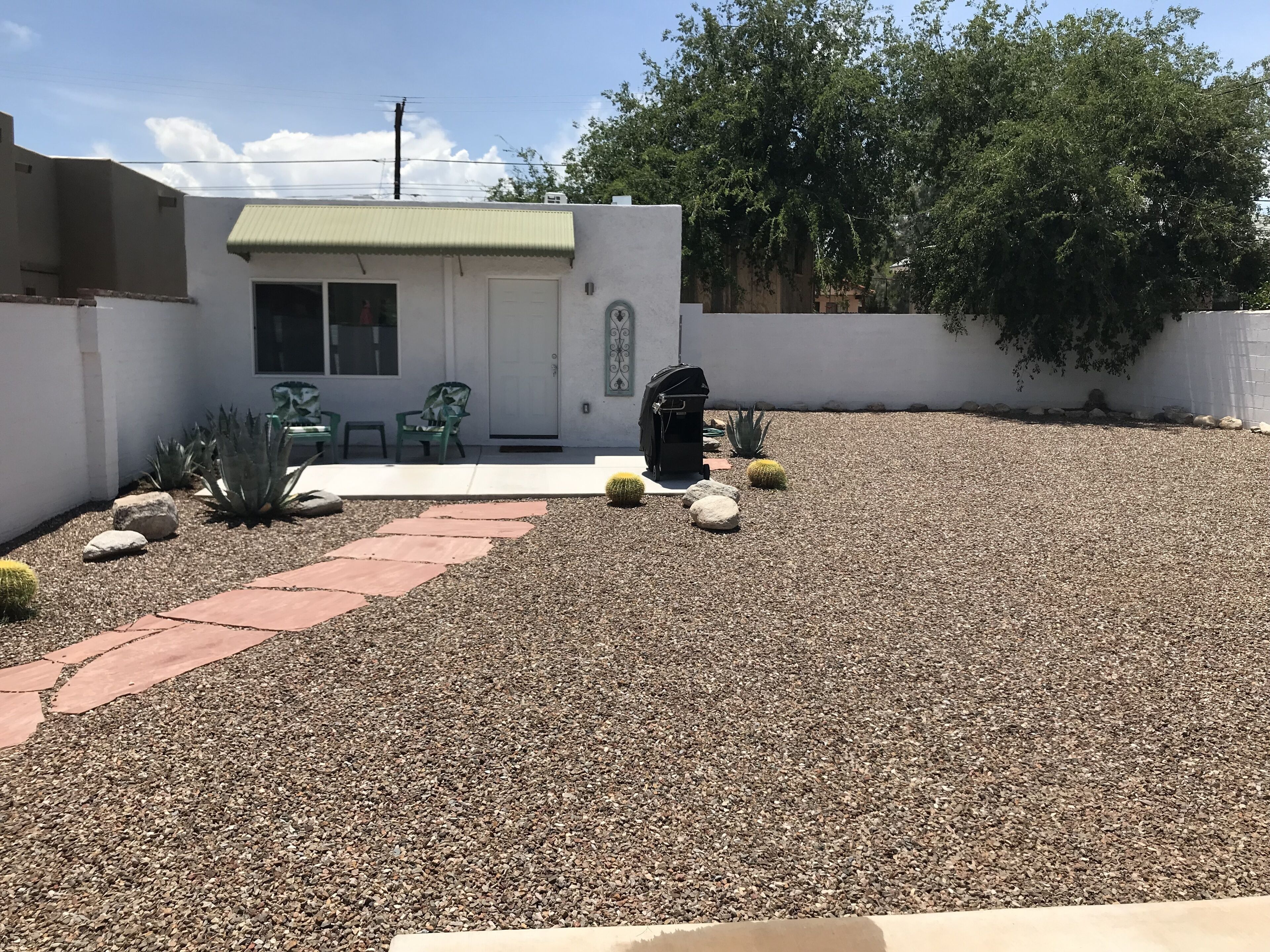 NEW BRIGHT AND SUPER CLEAN GUEST HOUSE - BE THE FIRST!