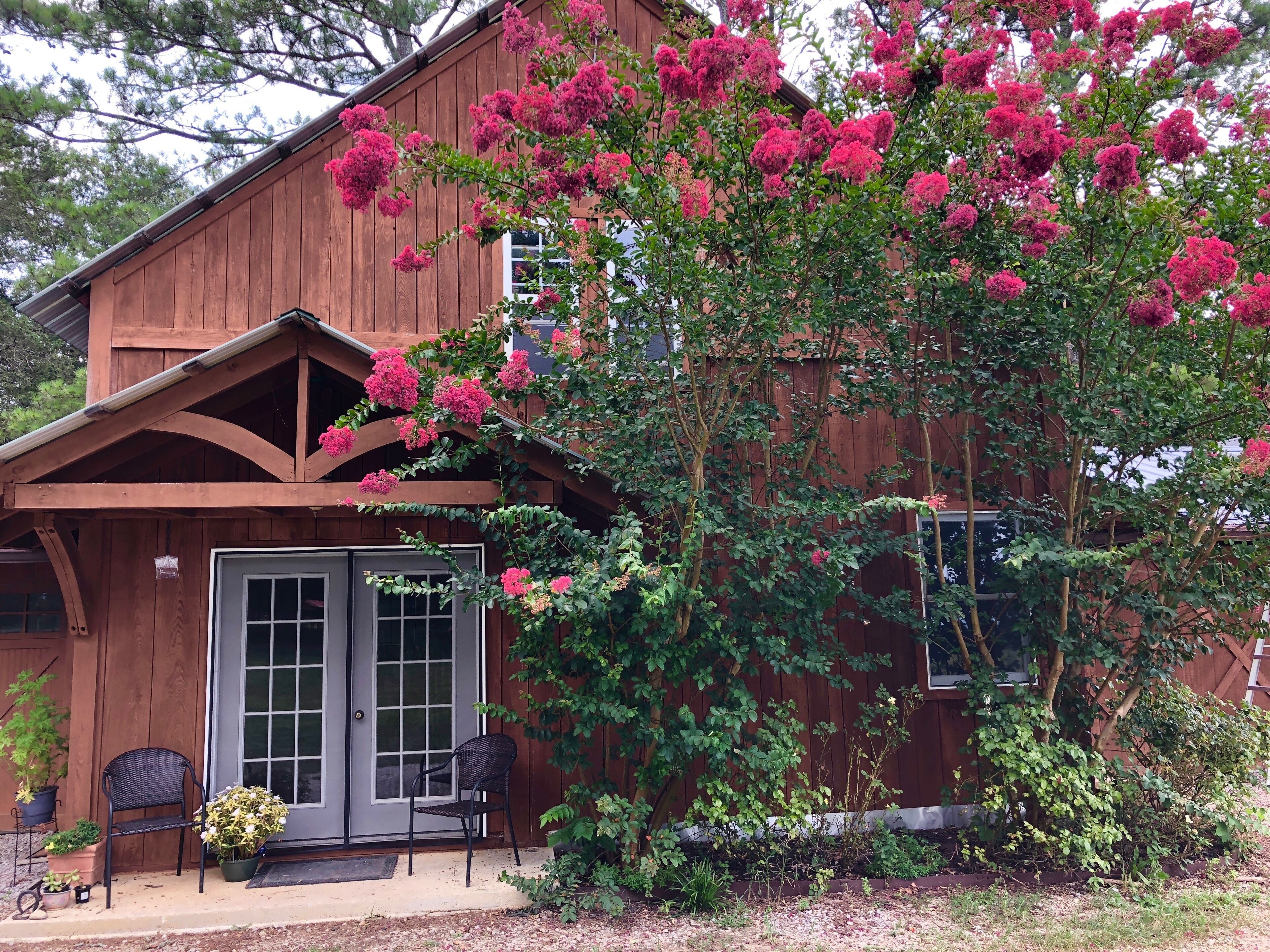 Unique farm guest house close to Chattanooga, TN- great for families and dogs