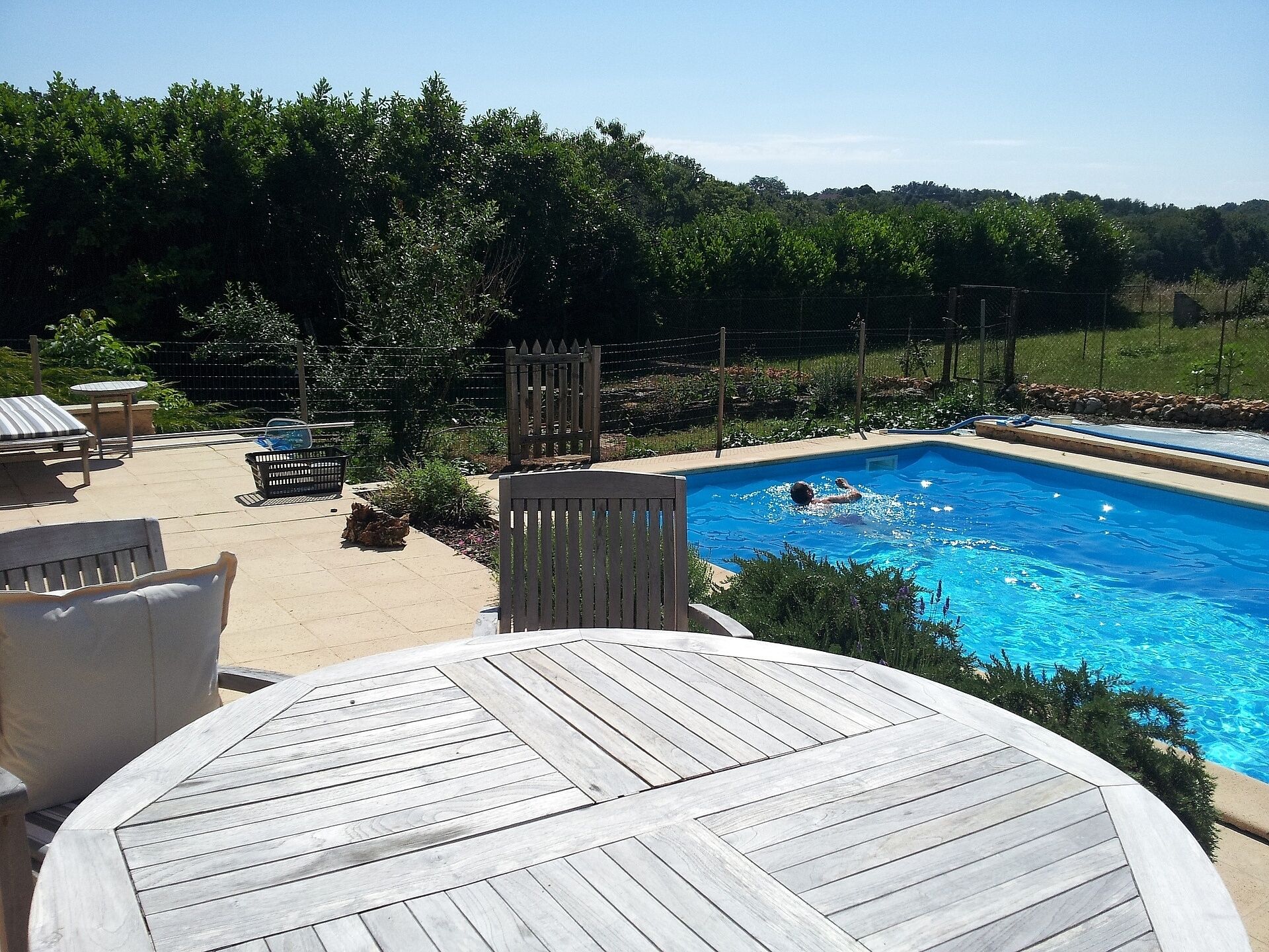 Lamourlanquais.Eu Gite With Large Pool. 2 Bedroom  4 Person Sitting Room Kitchen