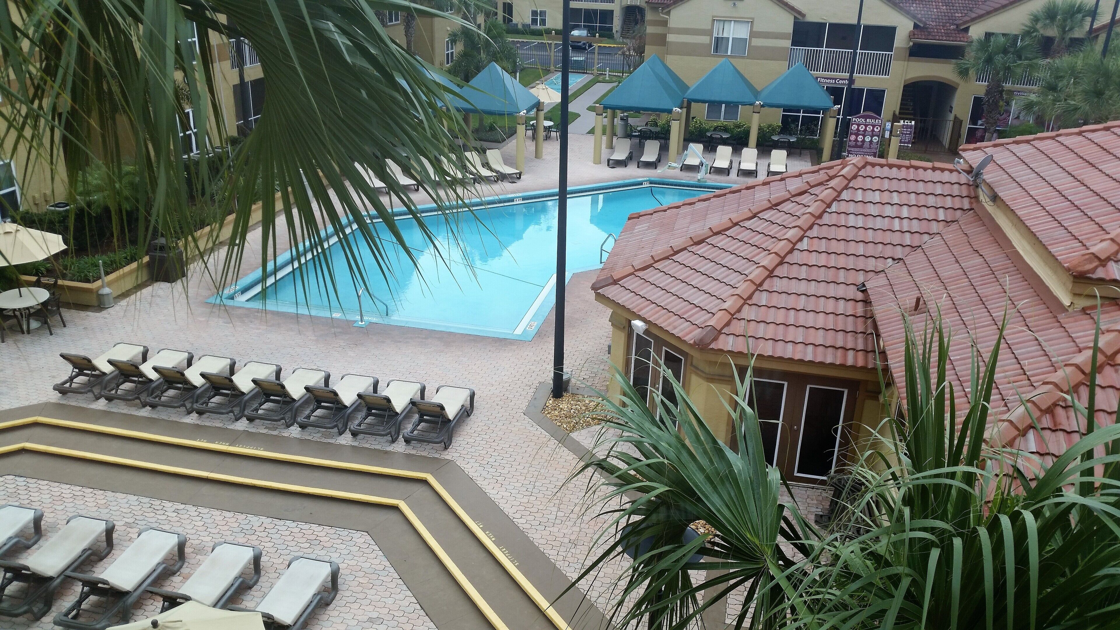 $1505 LARGE 2-BEDROOM CONDO, W/D, PORCH, WHIRLPOOL TUB