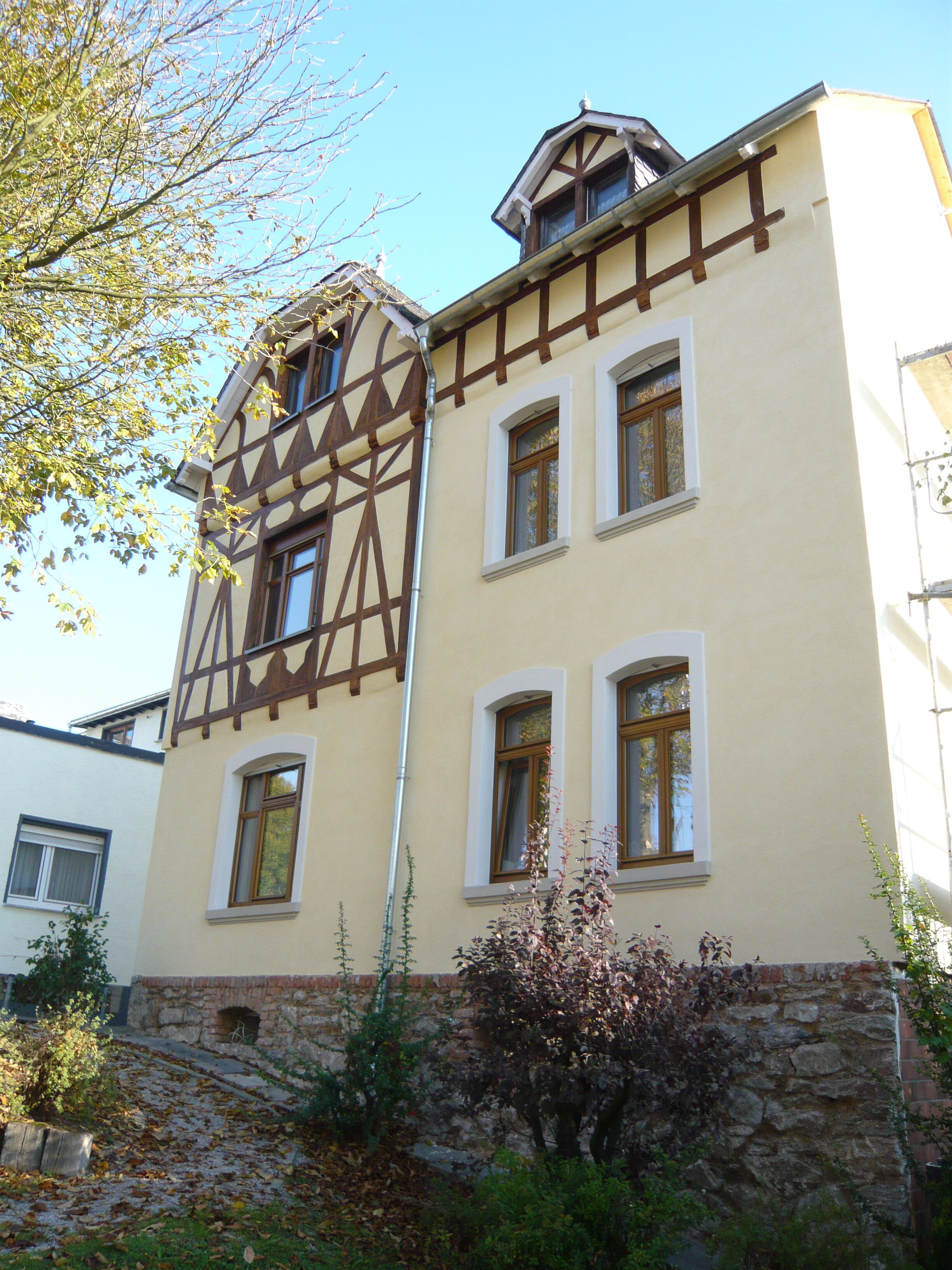 with balcony and well equipped!