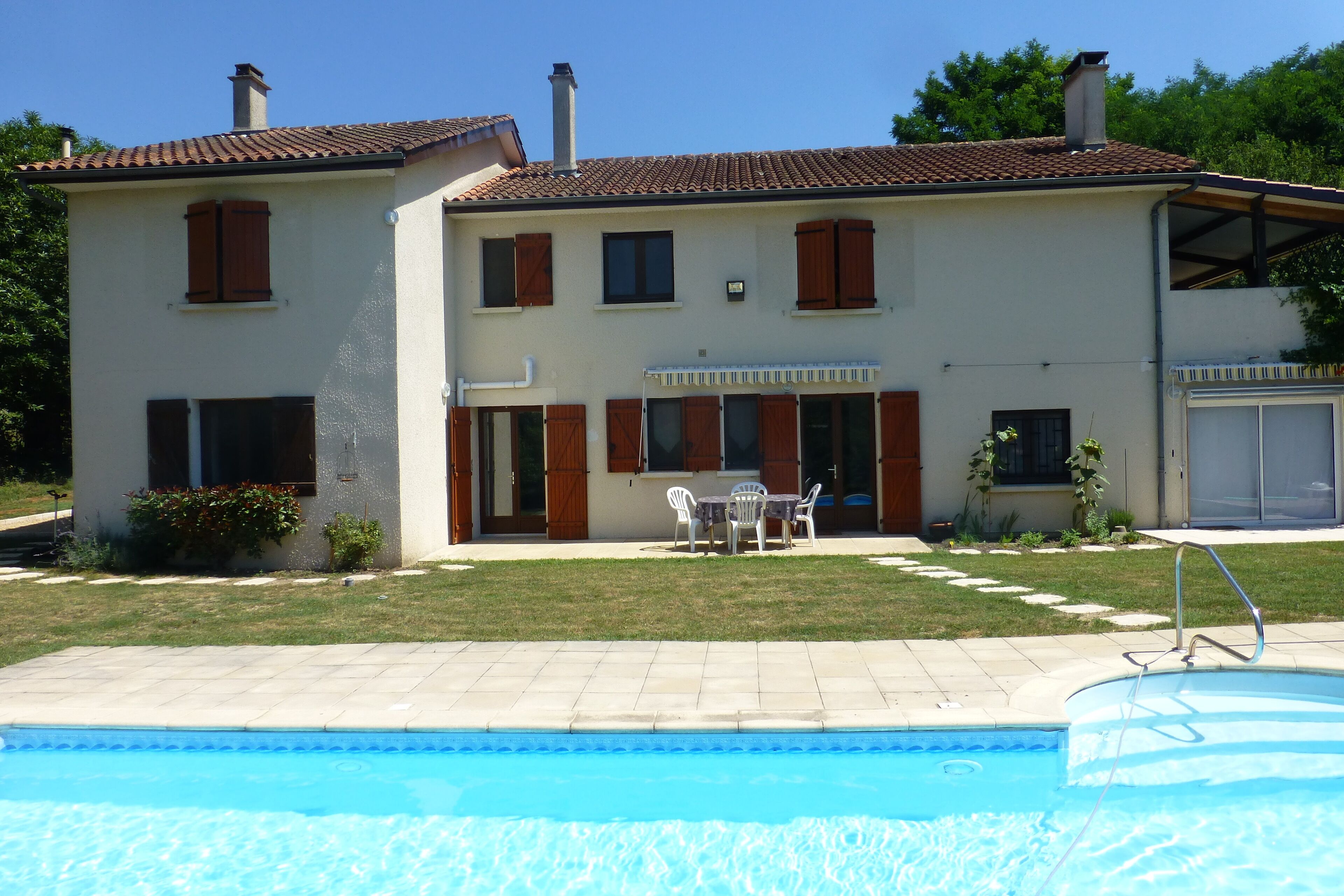 A beautiful private 2 bedroomed apartment with pool in stunning countryside 