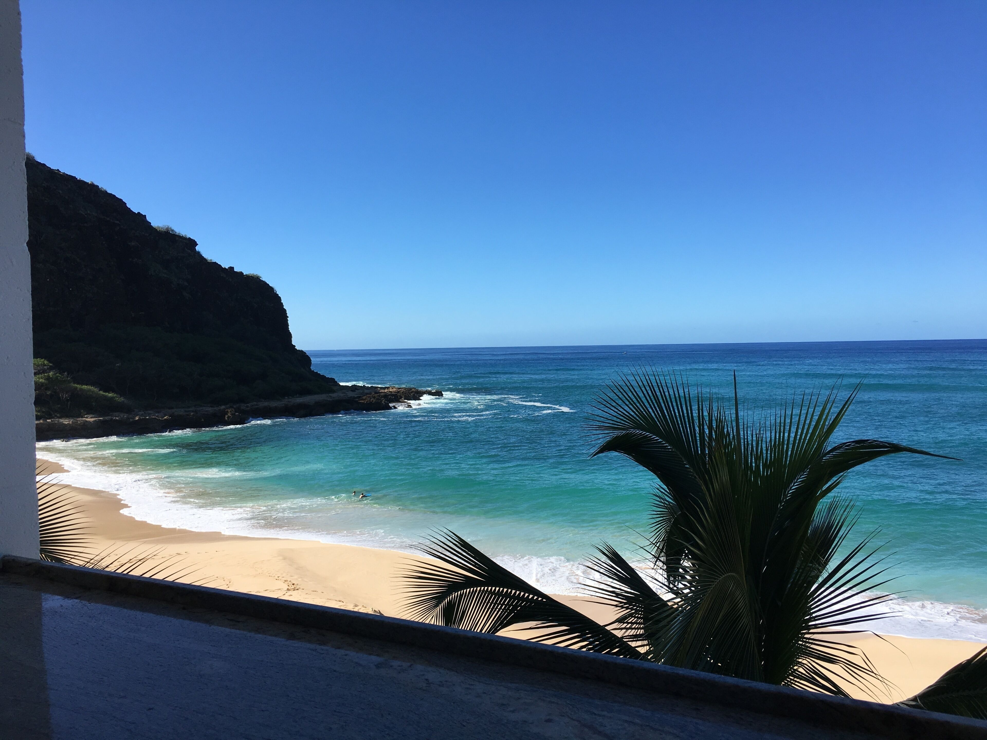 Cozy Beach front condo in Makaha