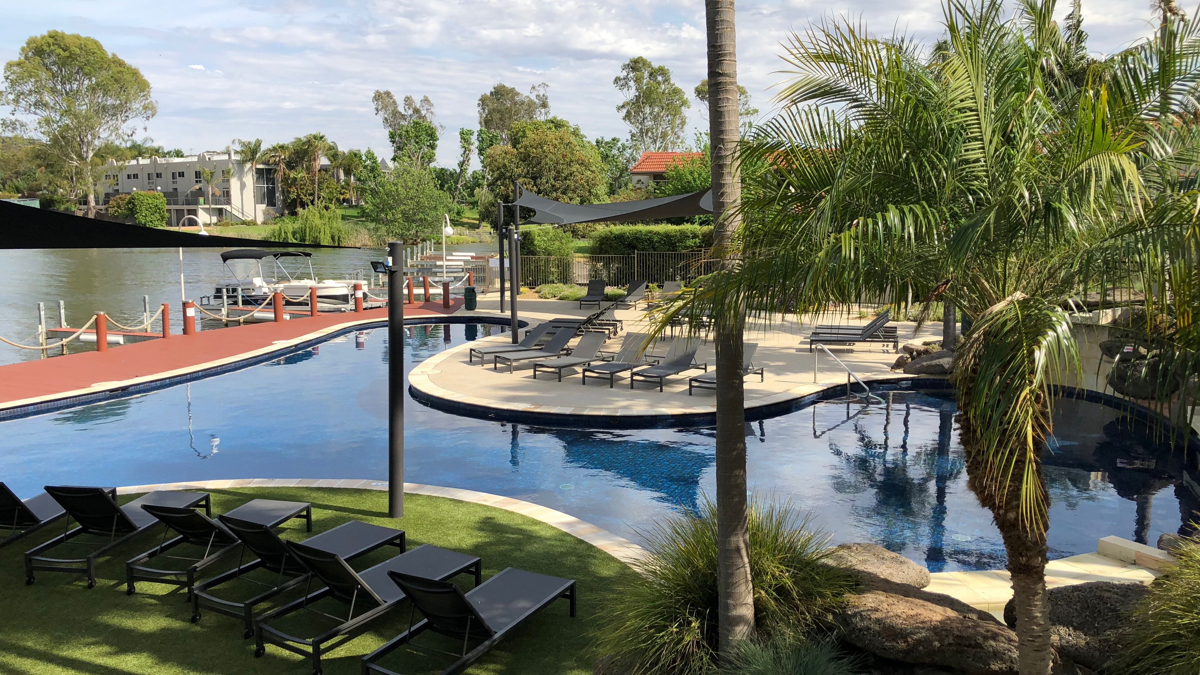Waterfront 37 Luxury on Lake Mulwala