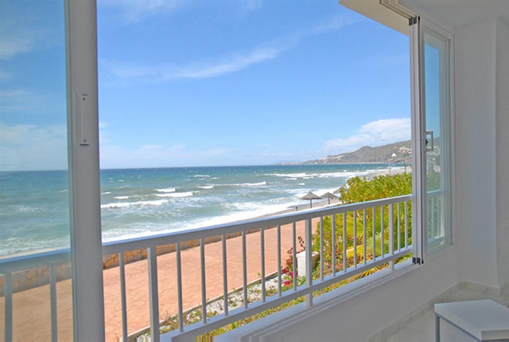 Beautiful apartment on The Beach