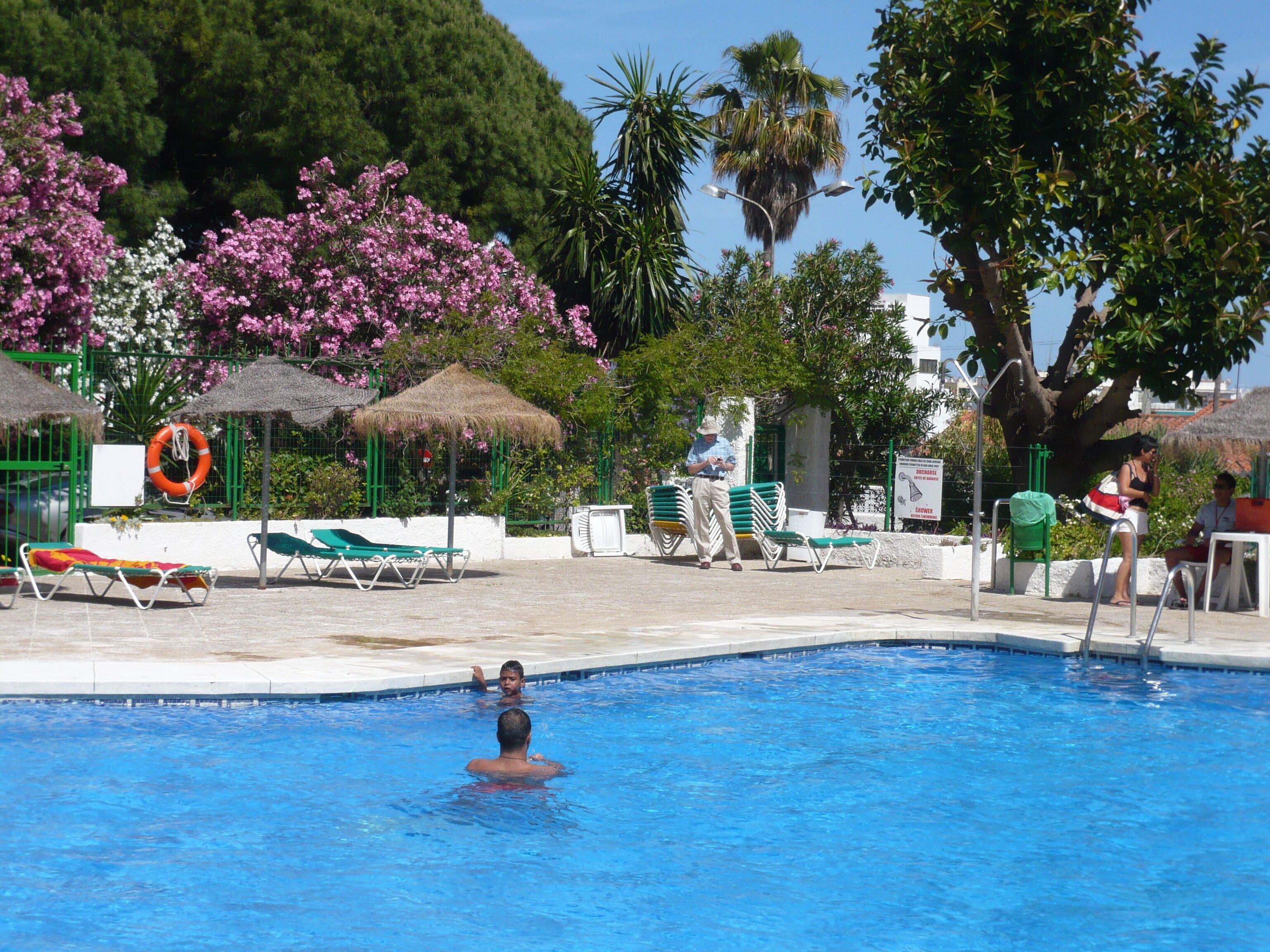 Studio With Shared Pool, Garden And Kiosk Serving alcohol & ices/sweets
