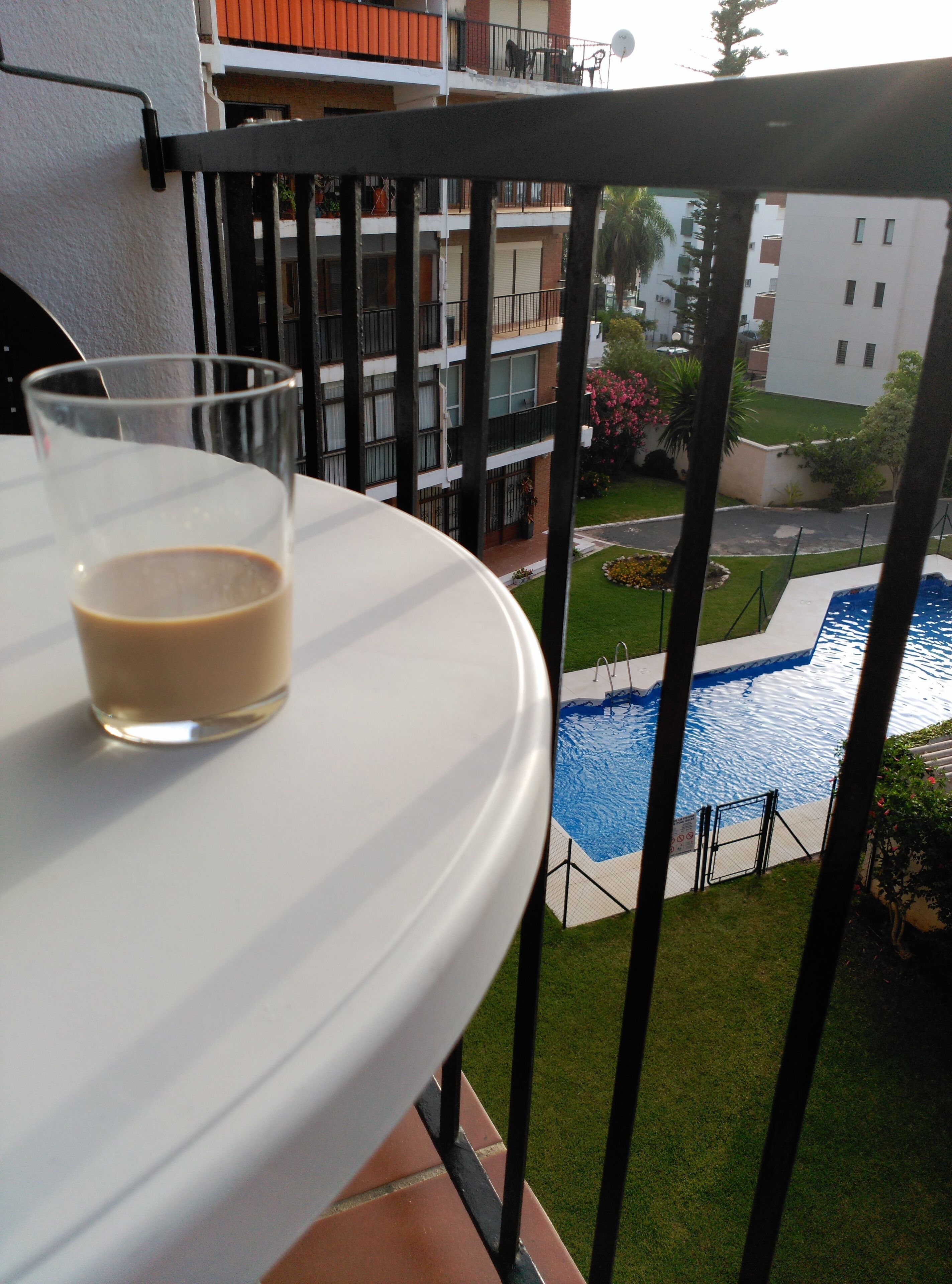 A turning point in Torremolinos, central and quiet.