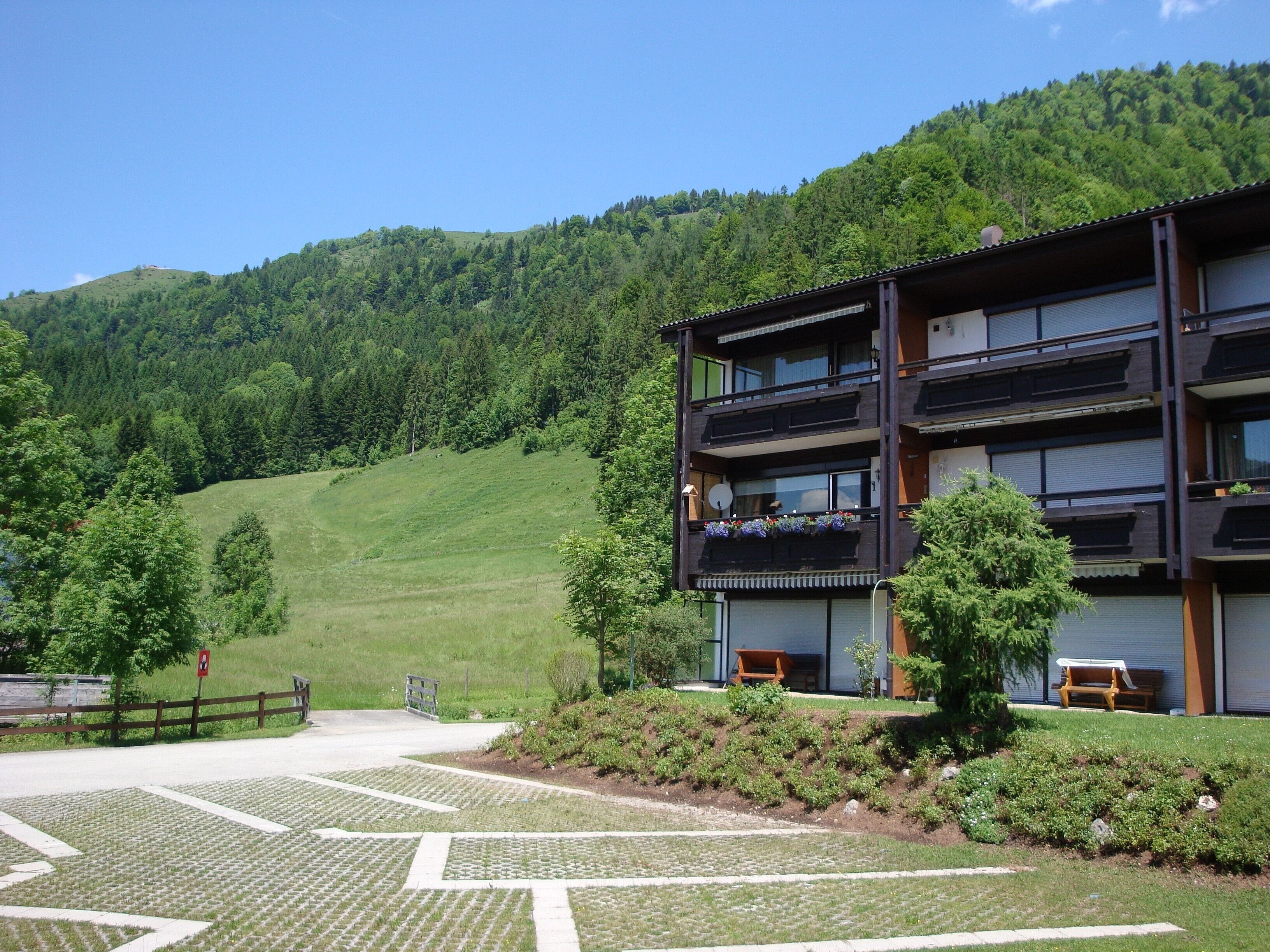 Luxury 6 pers. Apartment with guest rooms near the golf course and lake