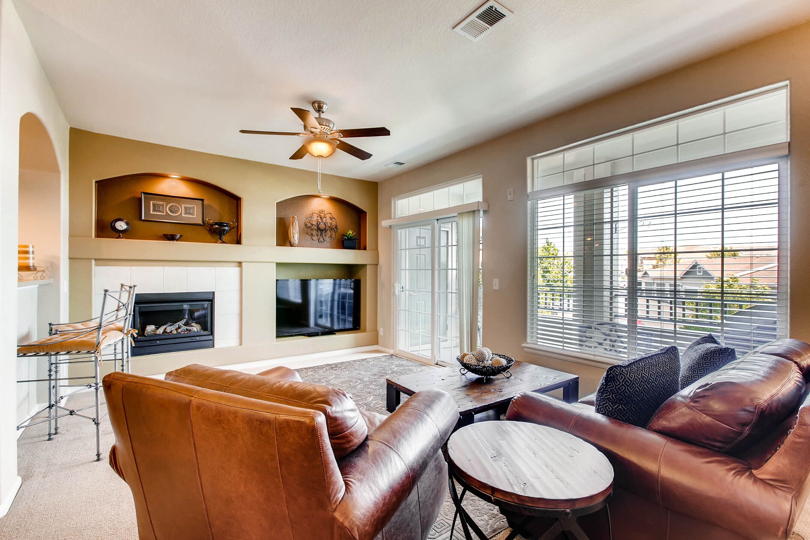 Quiet 2 bedroom condo located in Castle Rock