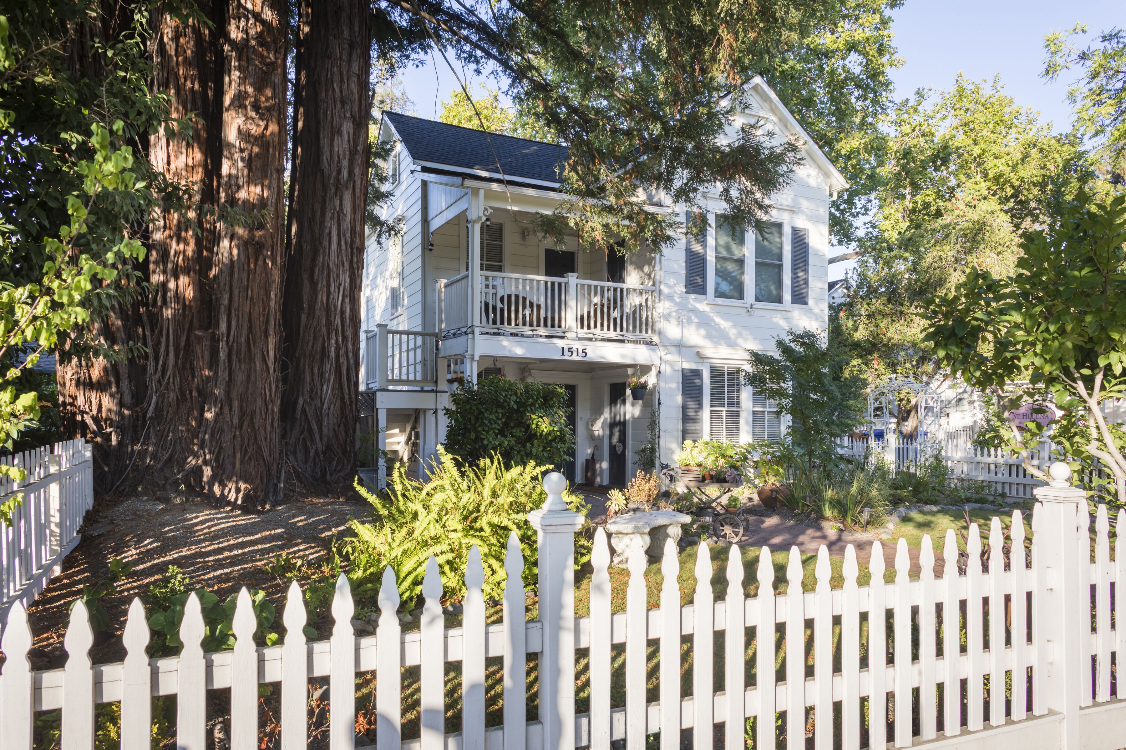 Gorgeous, Spacious Historic Home with Breakfast