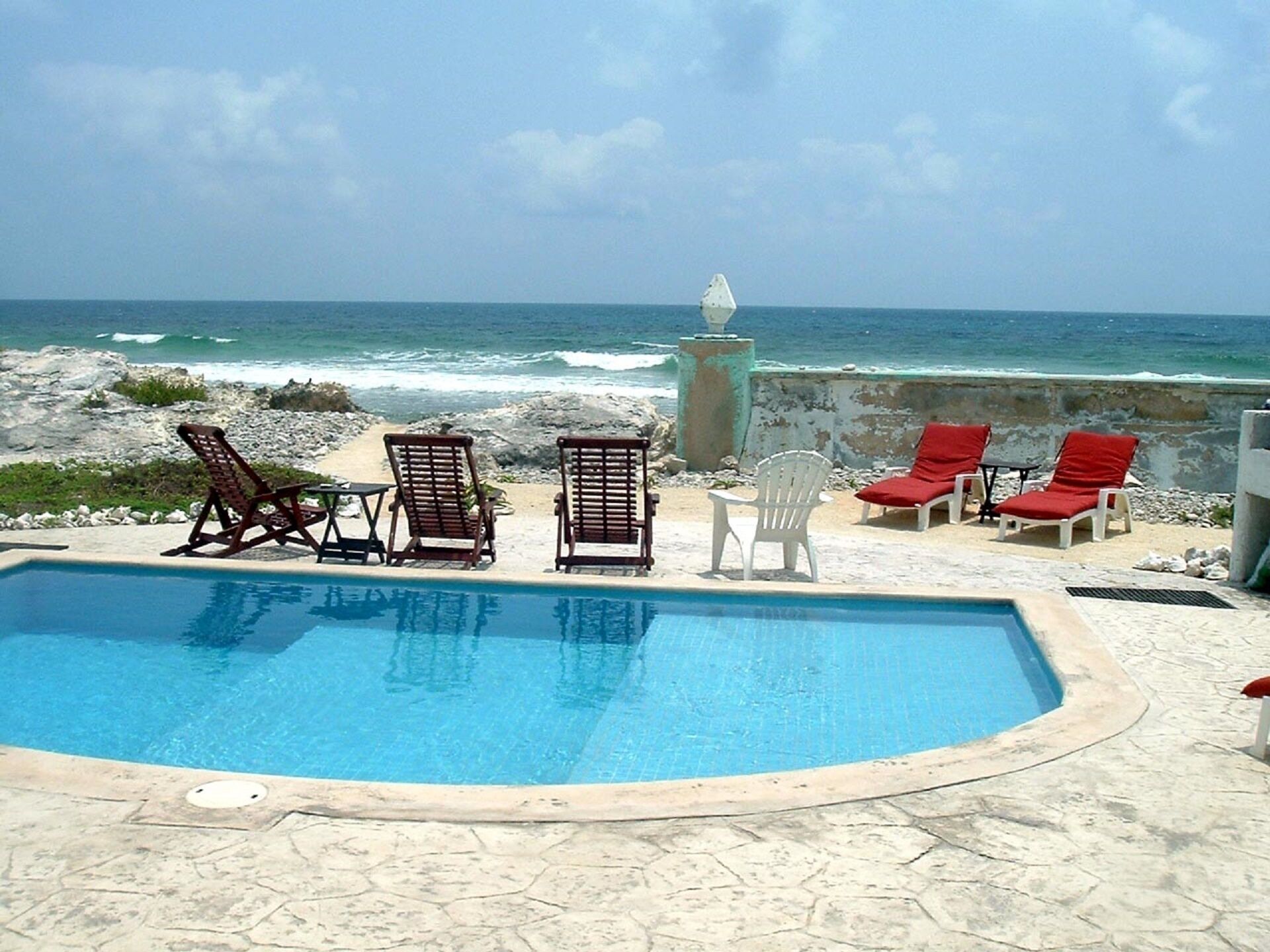Casa Rosa -Beautiful Ocean Front Home - Studio Apartment