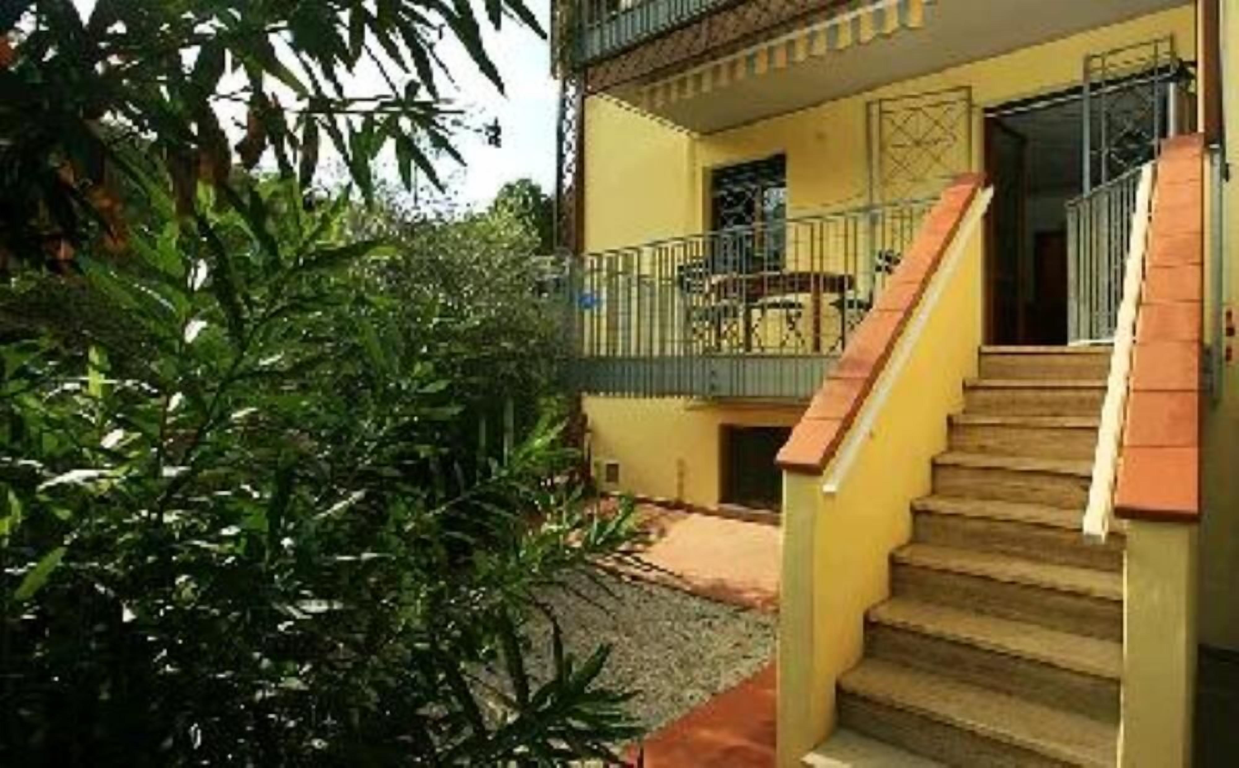 Residential flat with garden