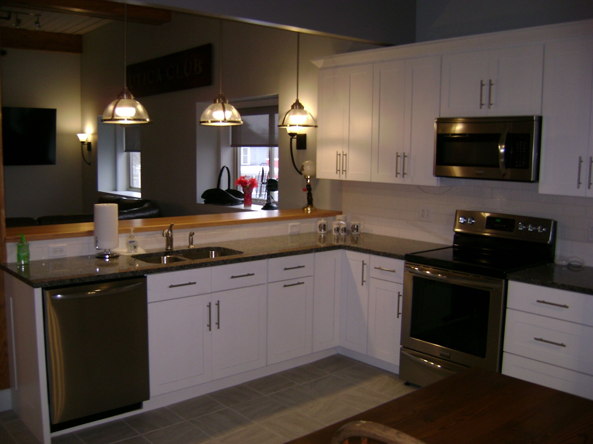 3BR FACTORY LOFT  AT THE MOHAWK ANTIQUES MALL/RIGHT OFF EXIT 30  NYS THRUWAY!