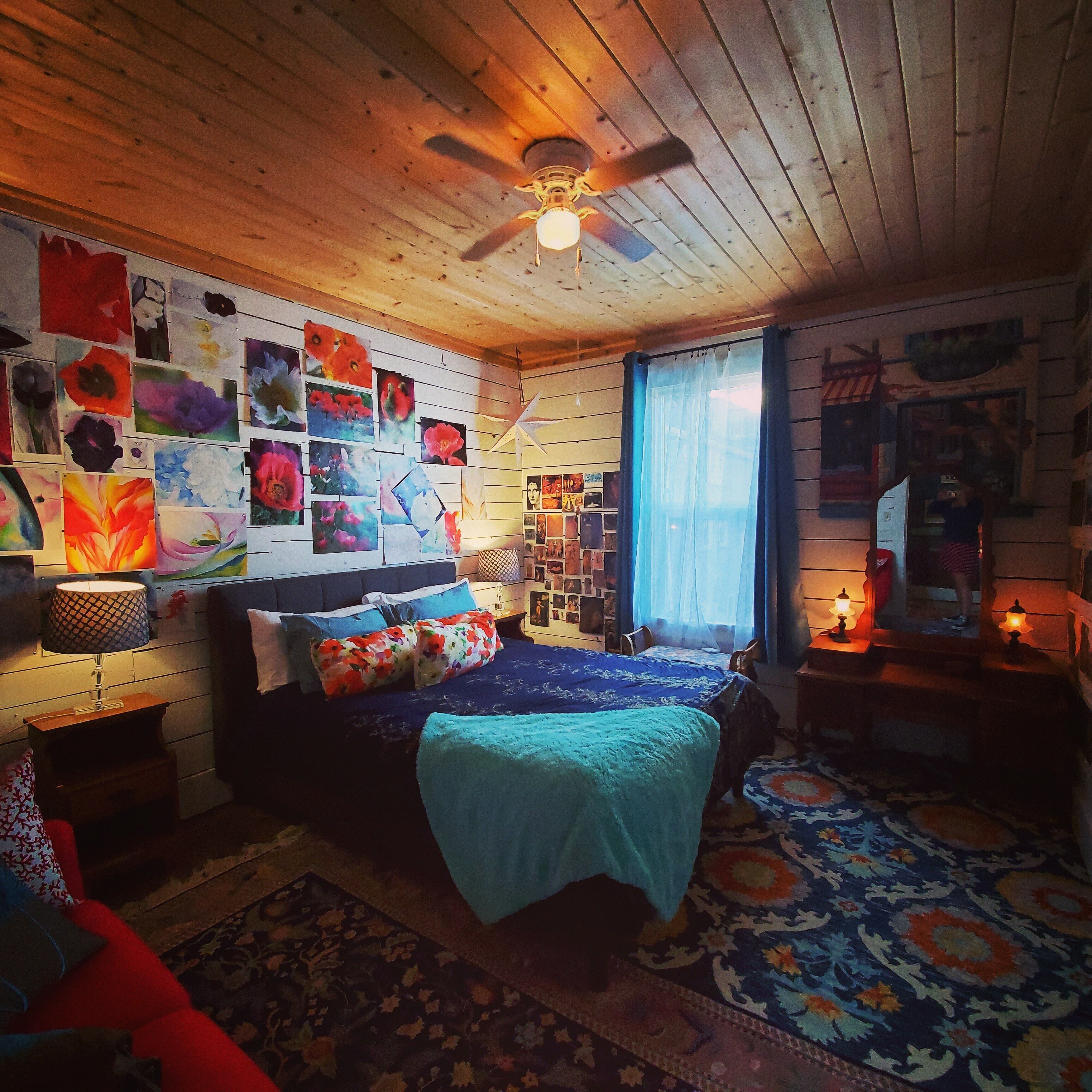 Sparrow's Nest Charming Vintage Apartment with Bay Views