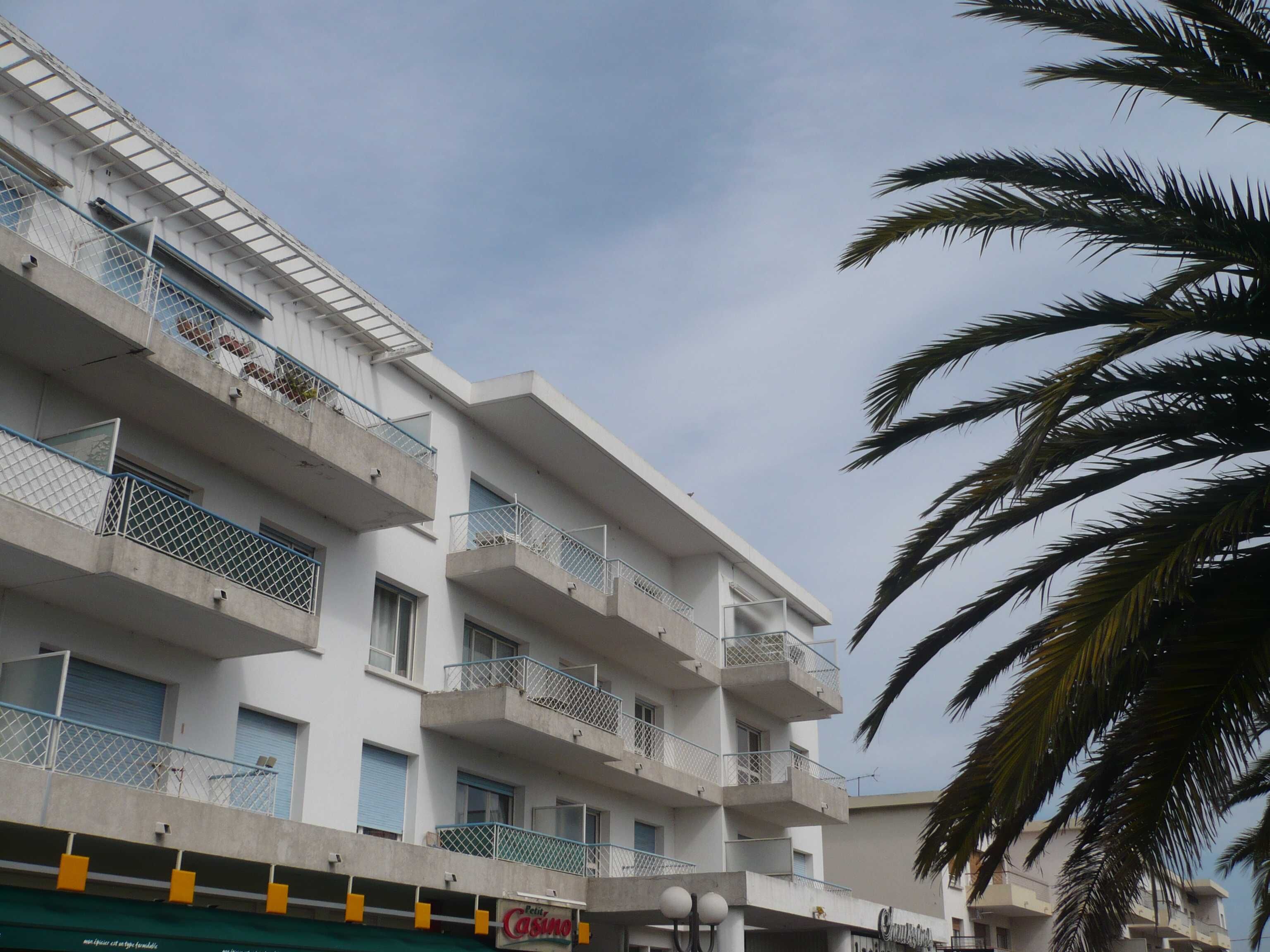 T3 by the sea on the French Riviera