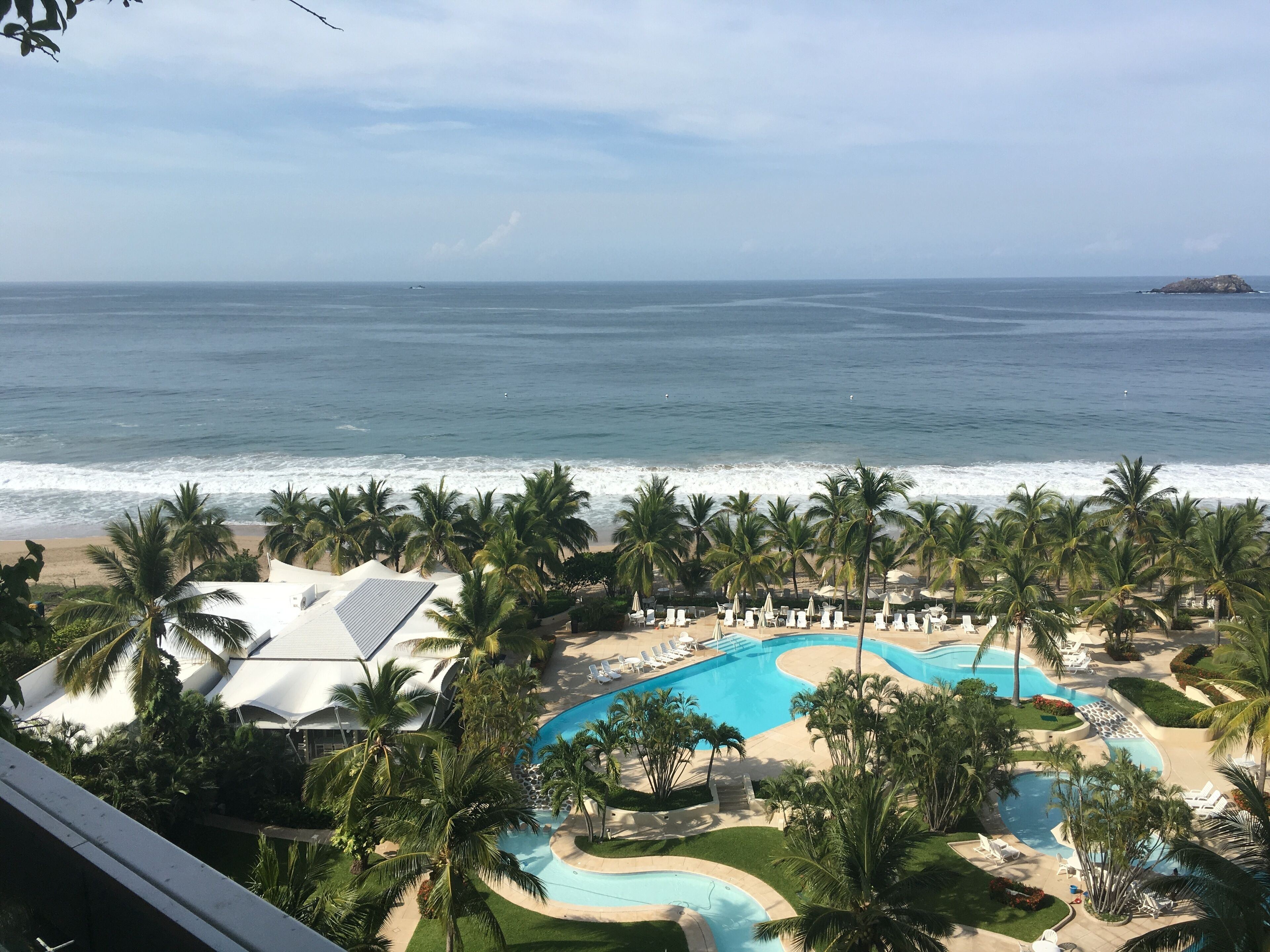 IXTAPA-MONARCA Relaxing BEACHFRONT CONDO with awesome view 