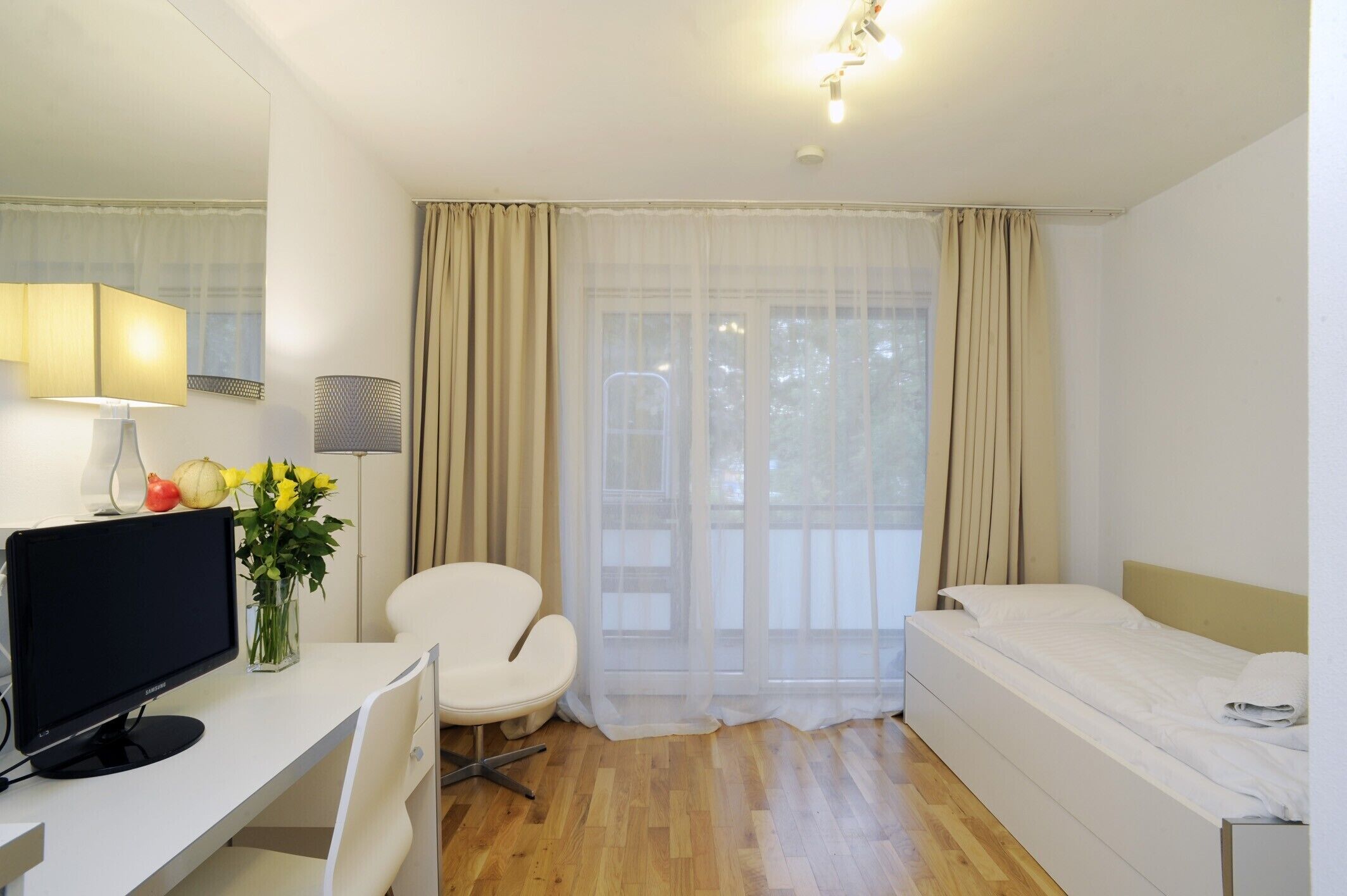 Serviced Apartment including wireless internet, cleaning and linen service