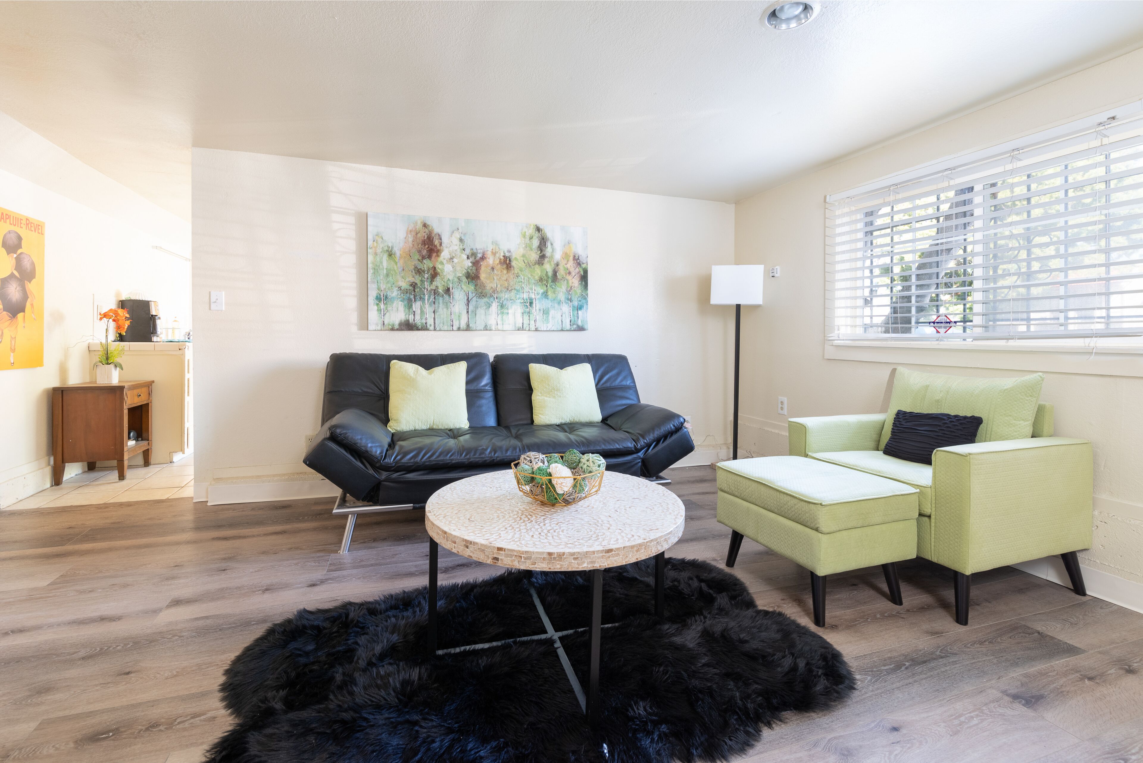 Bright & Spacious 1-Bedroom Apartment - Sleeps 5 Guests!