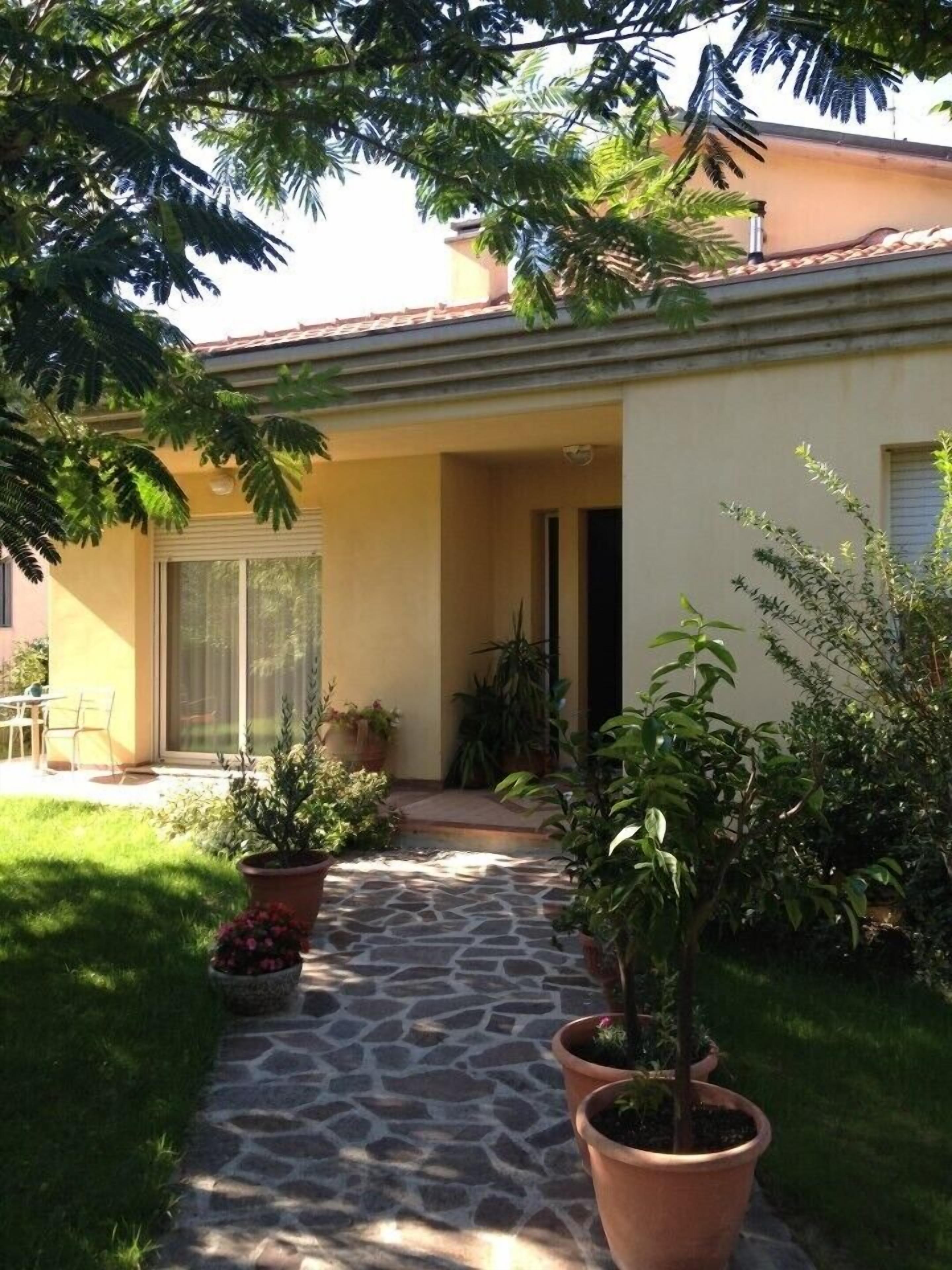 Pretty mansard in the villa. Terrace overlooking Urbino 1 km from the center 