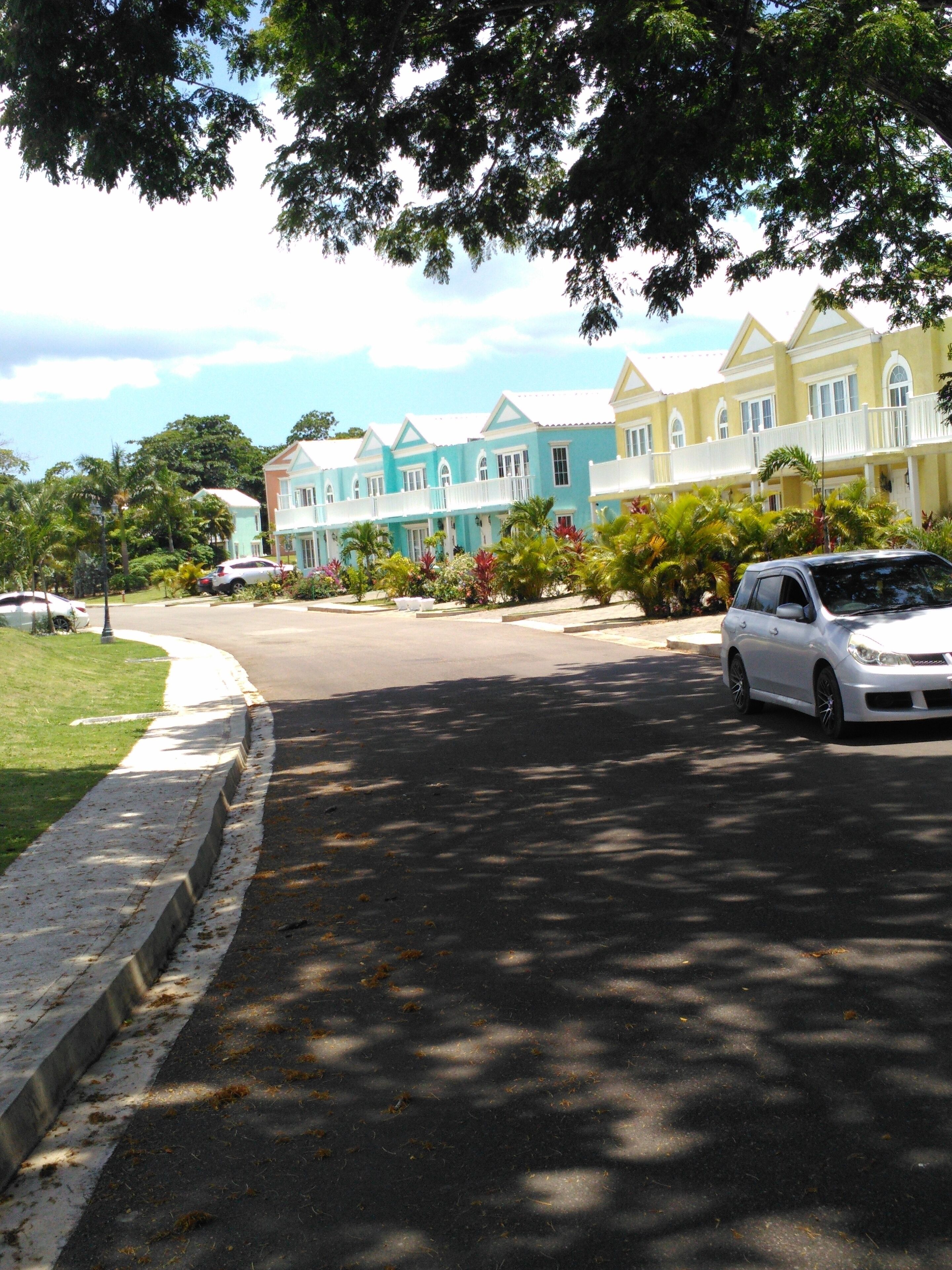 "DREAMS COME TRUE" is the Condo on Little Bay you are looking to enjoy!