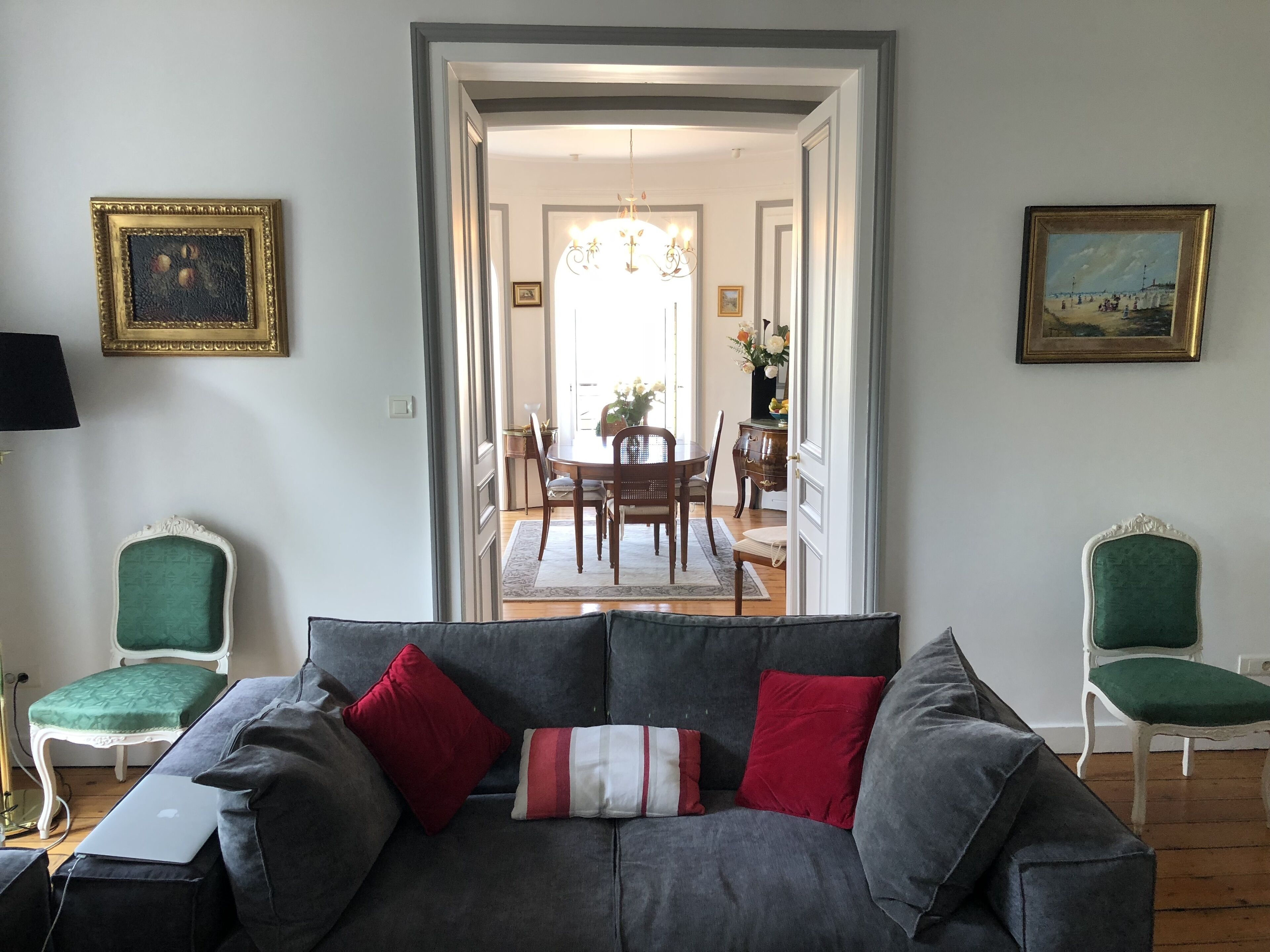 Hausmannian apt downtown 140 M2