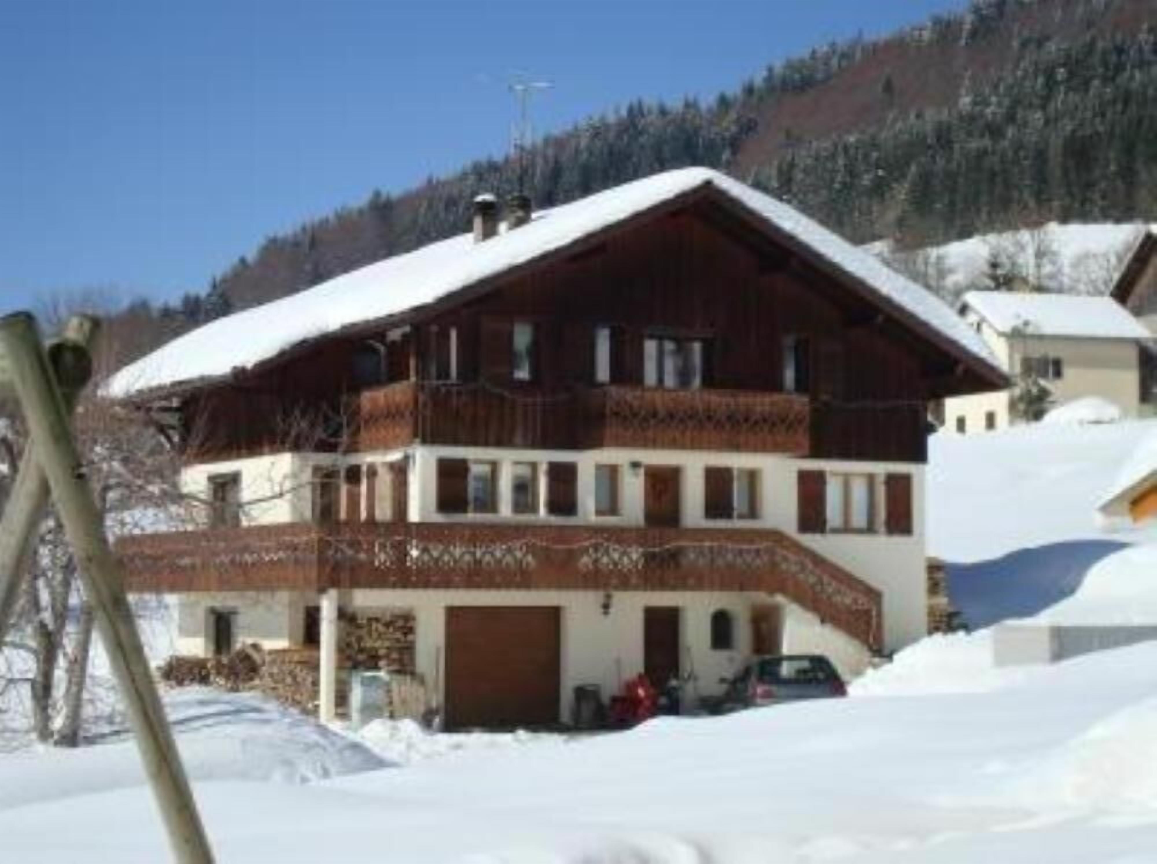 3 * APARTMENT, PANORAMIC VIEW ON THE GREEN VALLEY, quiet, mountain decor