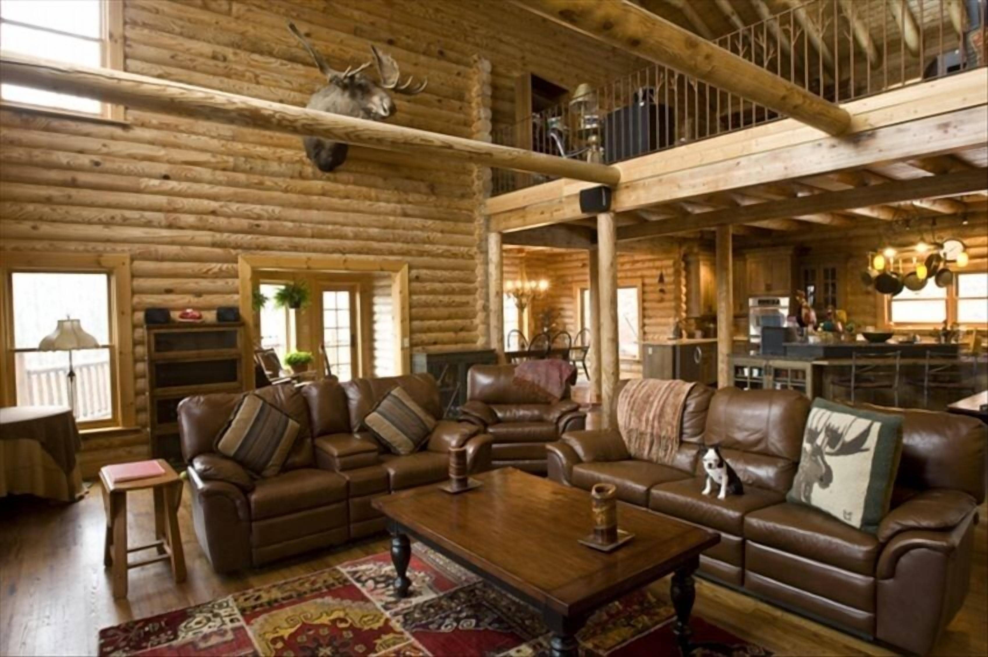 Huge 8 BR/8 BA Secluded Retreat, Spectacular Views 15min to downtown on MTS Tr 