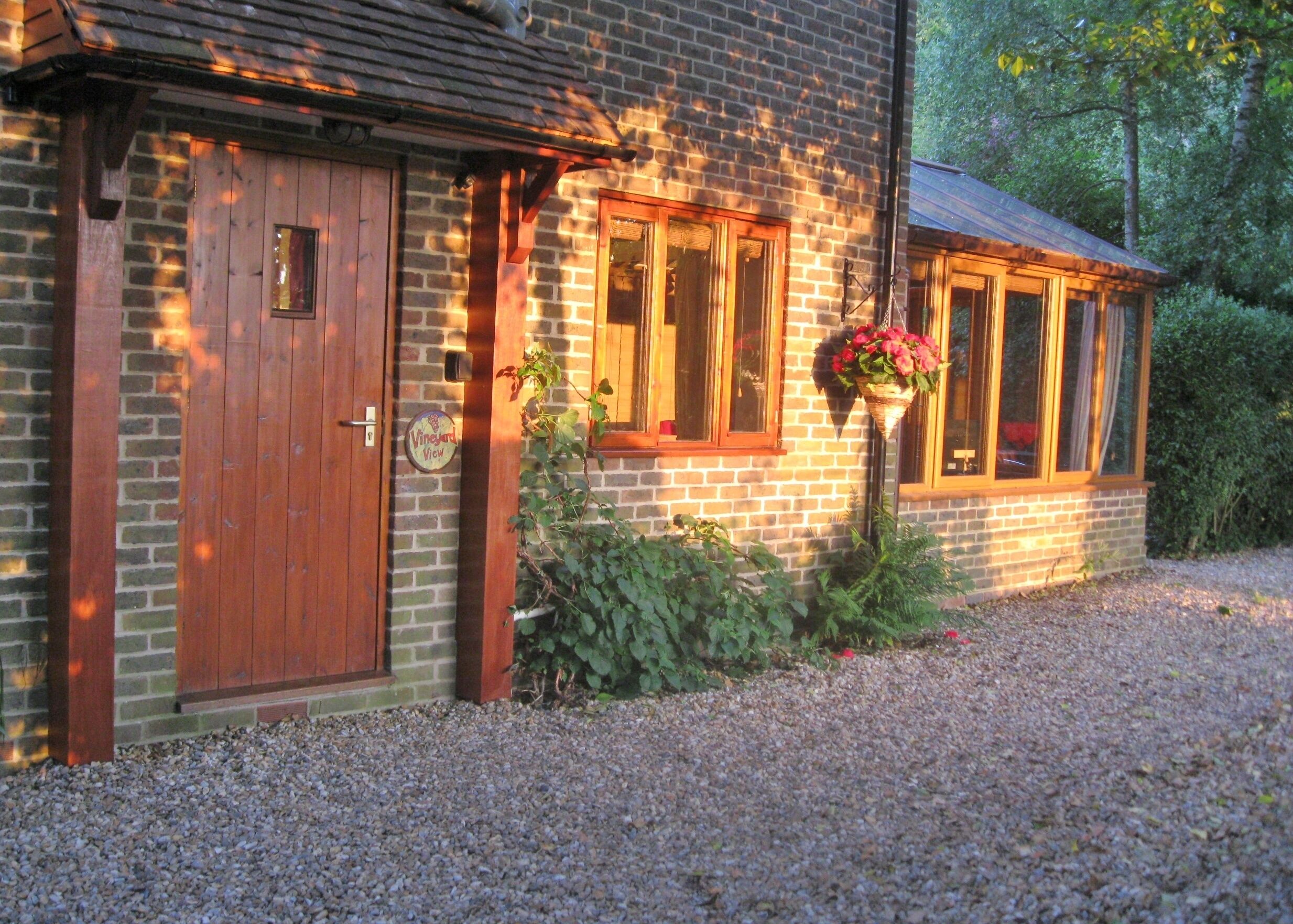 SELF CATERING en-suite STUDIO APARTMENT ACCOMMODATION