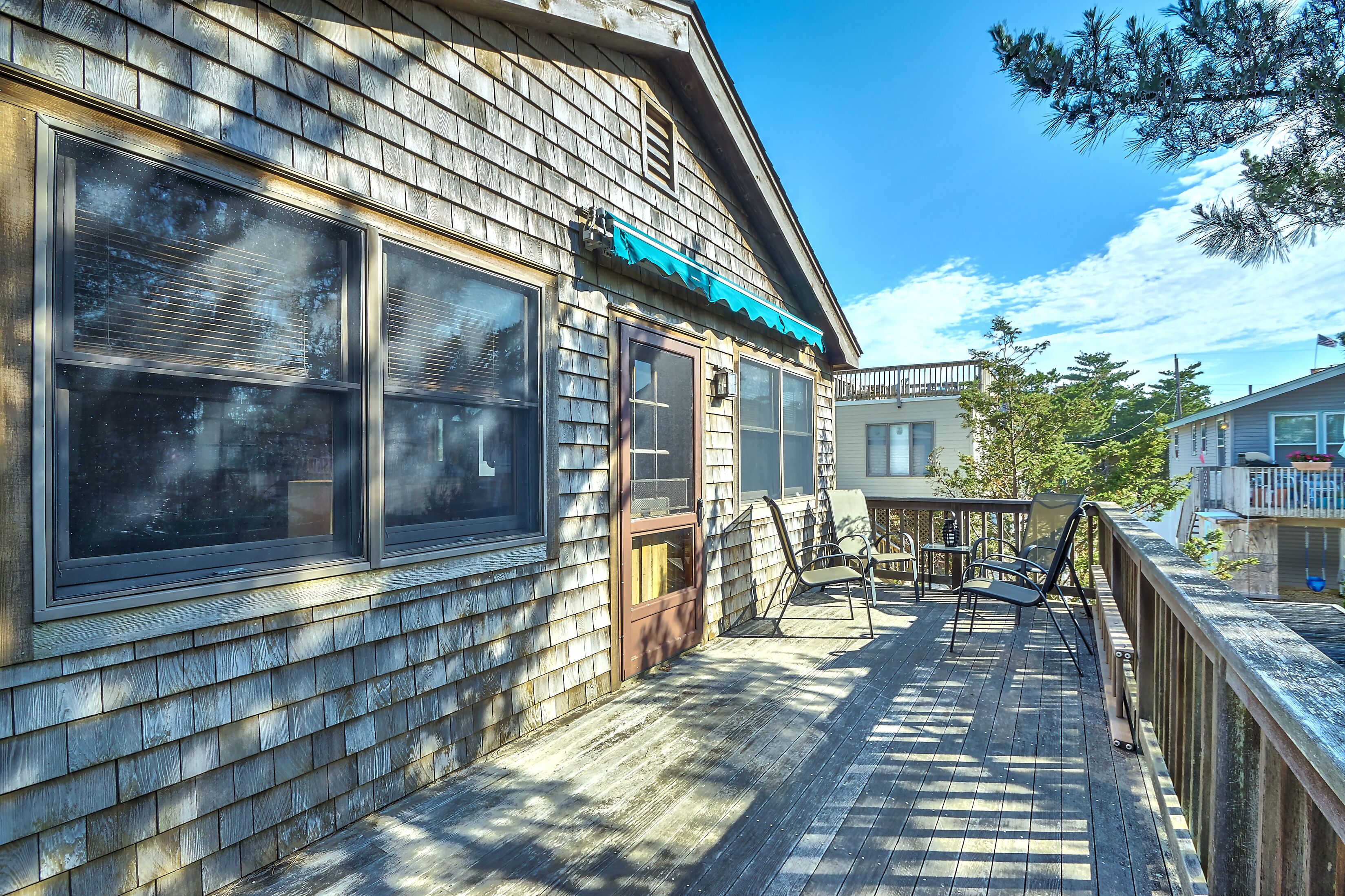 Beach Oasis Getaway-Coach House-Two Bungalows Available-Steps from the Water