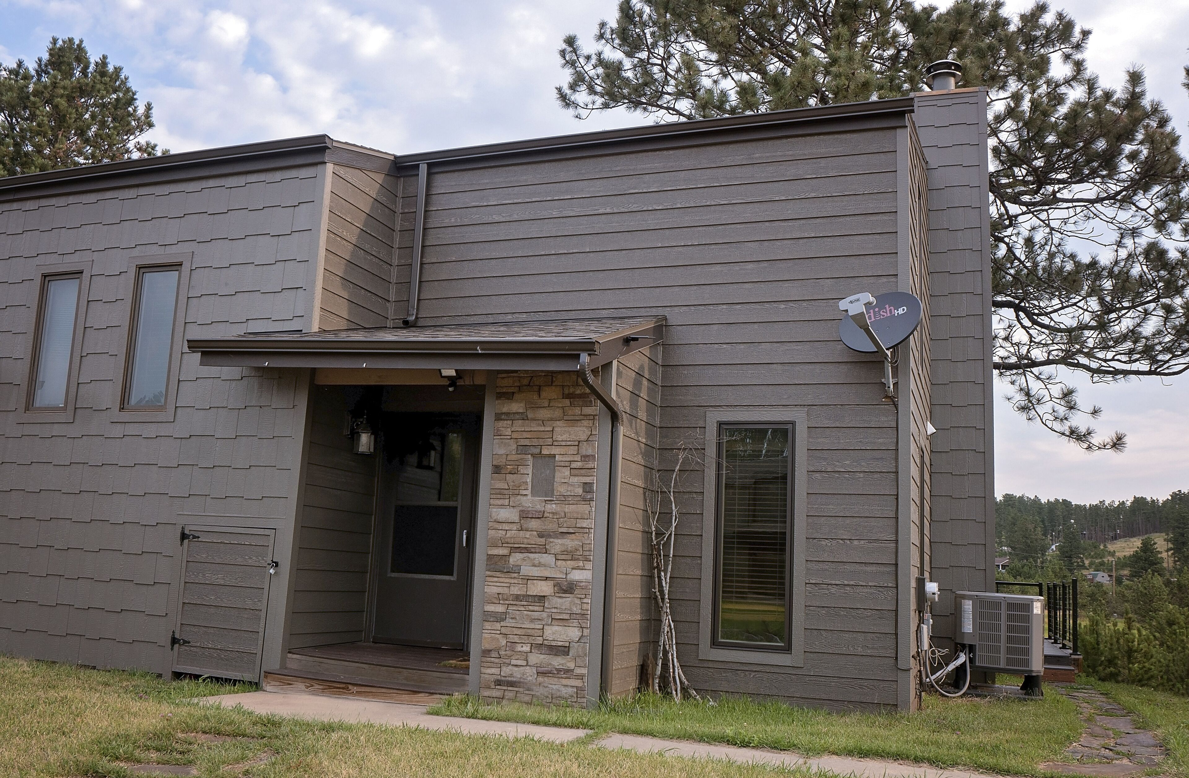 Enjoy the peace & quiet of the Hills. This unit is located west of Hill City. 