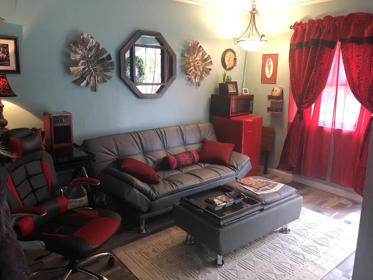 750 a month-furnished Kenner private 3 room studio, small yard, private, & safe!