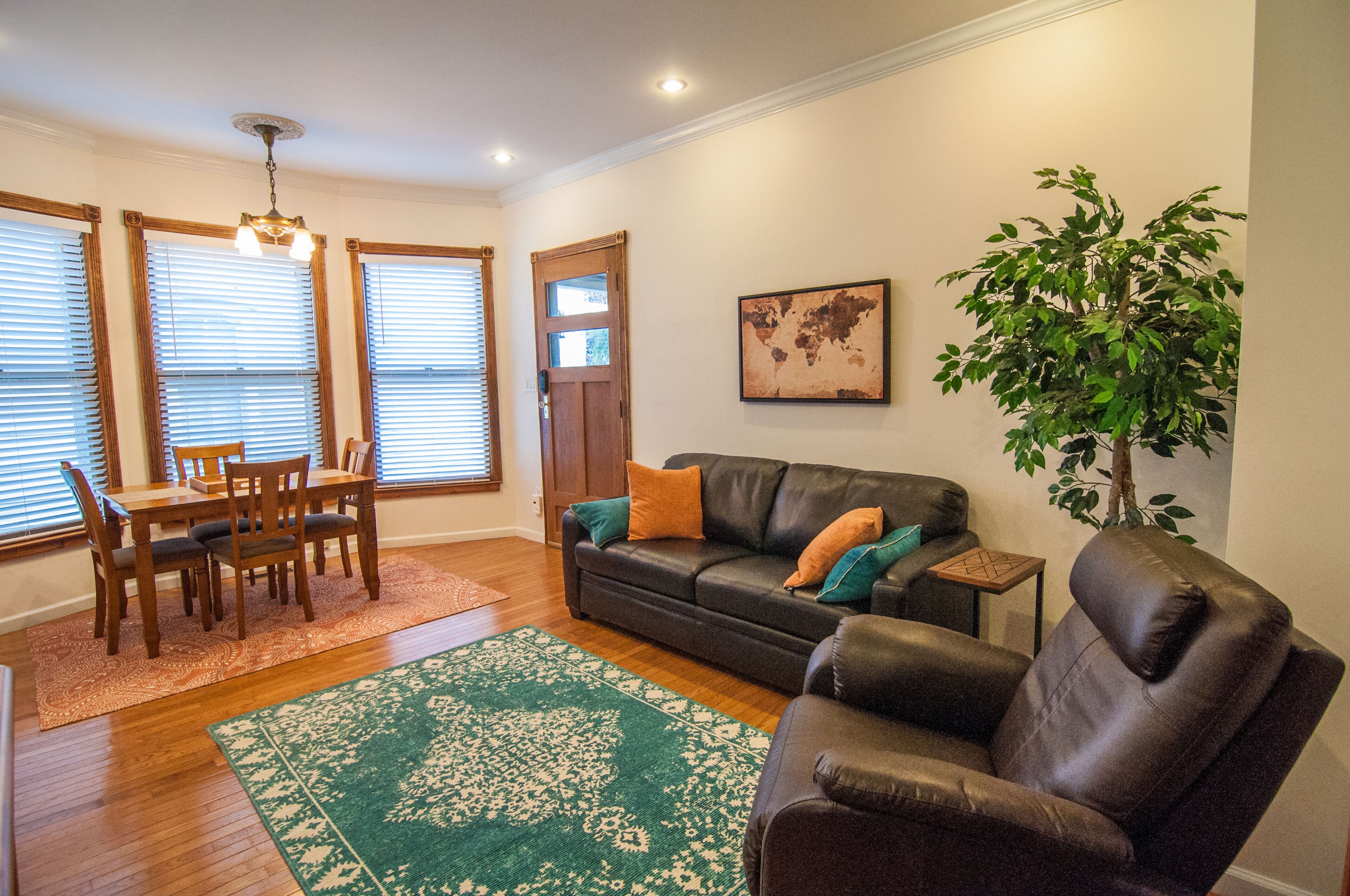 1 bedroom apartment Downtown in Classic Victorian #A 