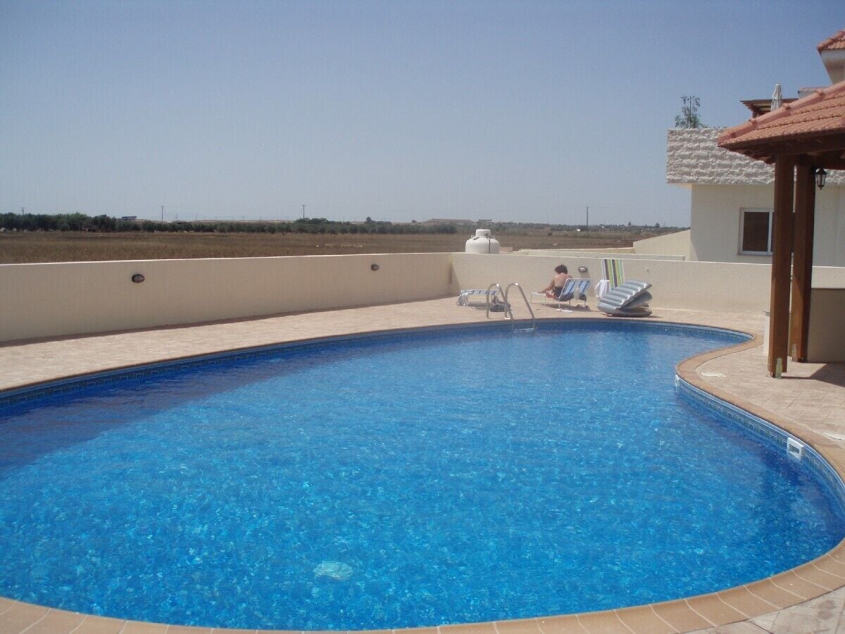 Spacious ground floor 3 bed apartment near Ayia Napa