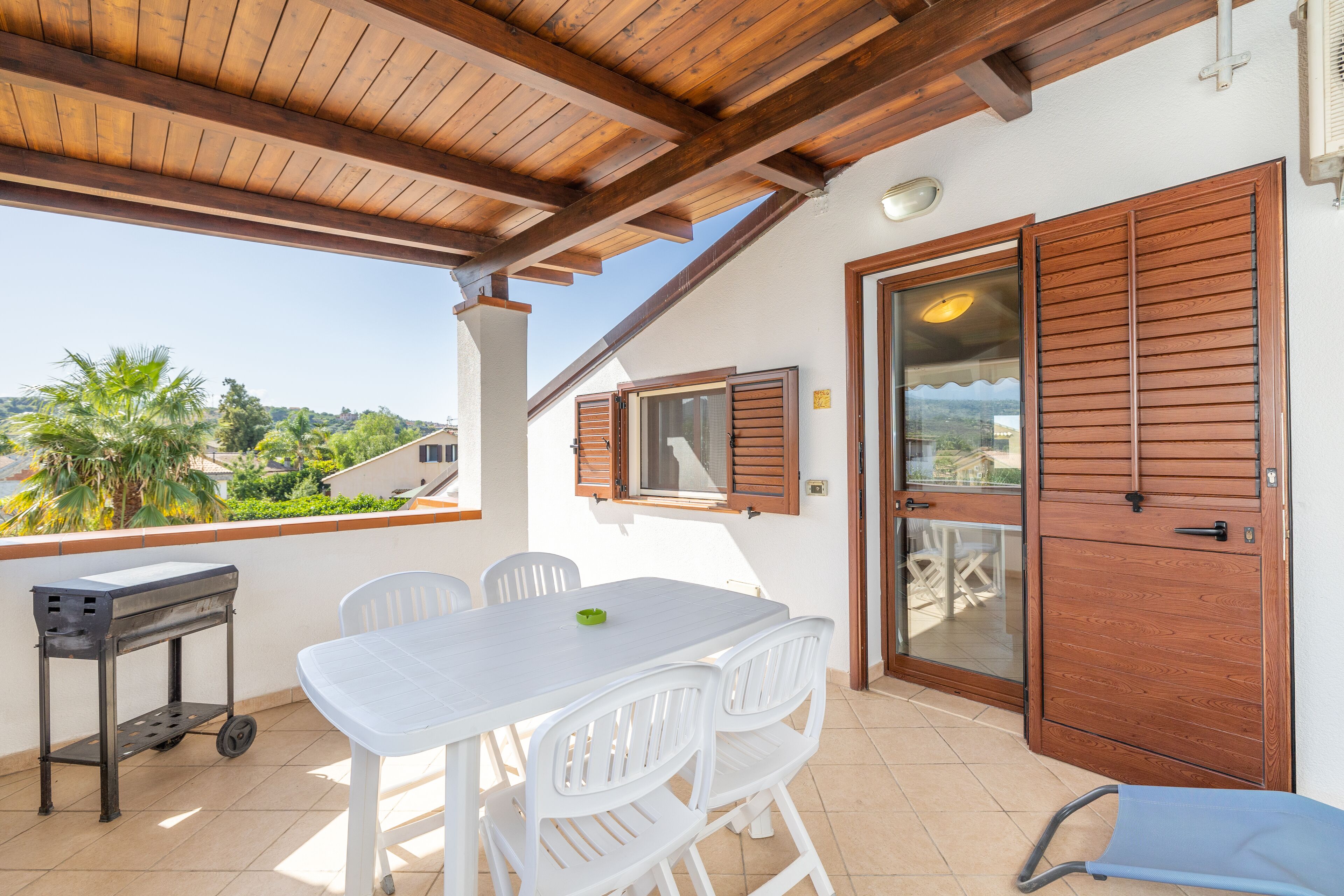 villecefalu. Nice apt in the VILLA. parking space, free wi-fi