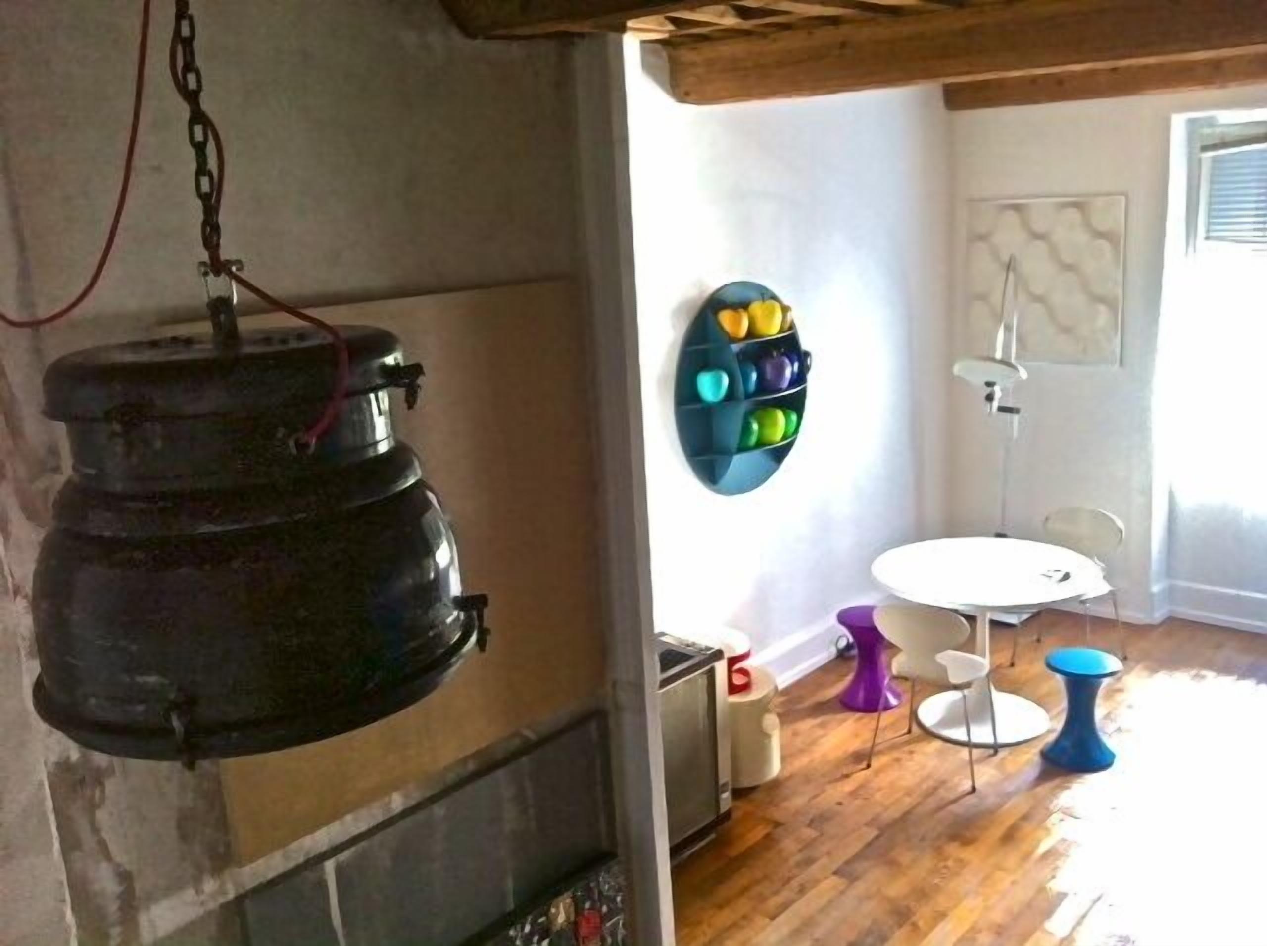 Croix rousse center / Duplex with overview on a garden, ancient building 18th century