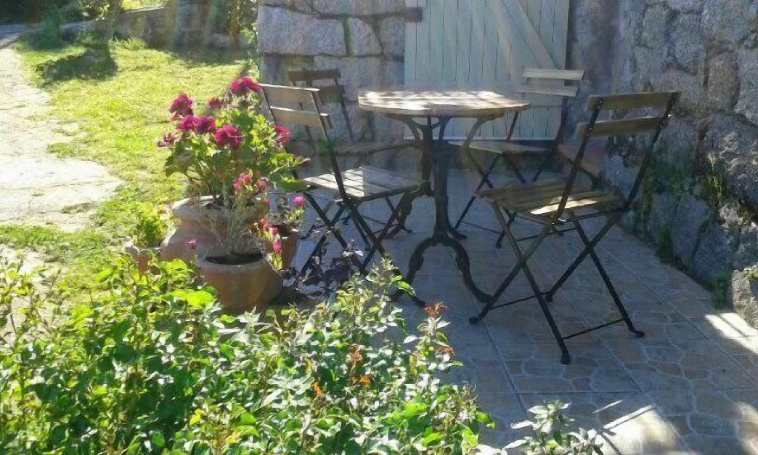 CORSICA BETWEEN THE INLAND SEA AND MOUNTAIN