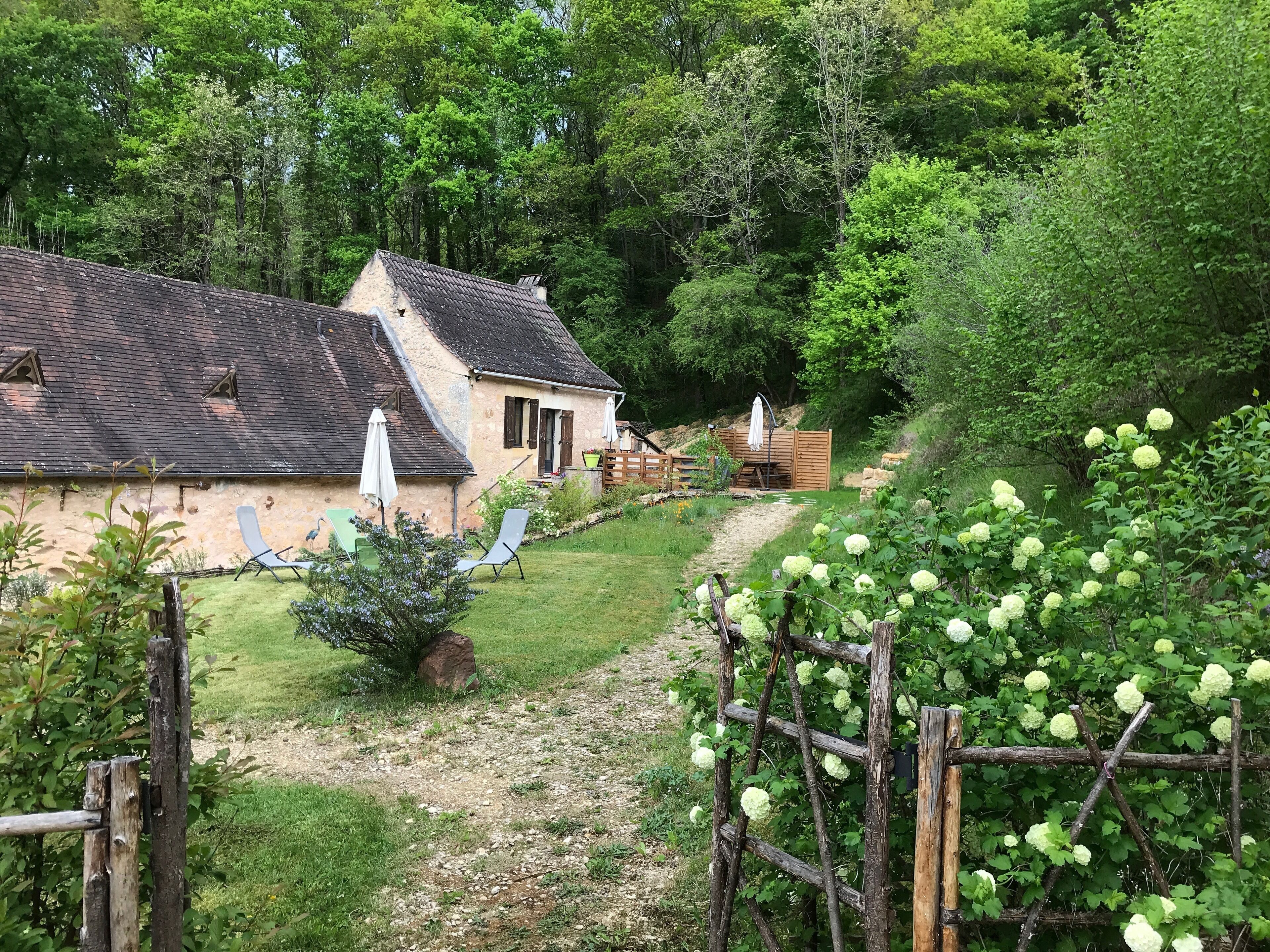 80m2 in a quiet old mill - 3kms from Les Eyzies - 20mn Lascaux and Sarlat